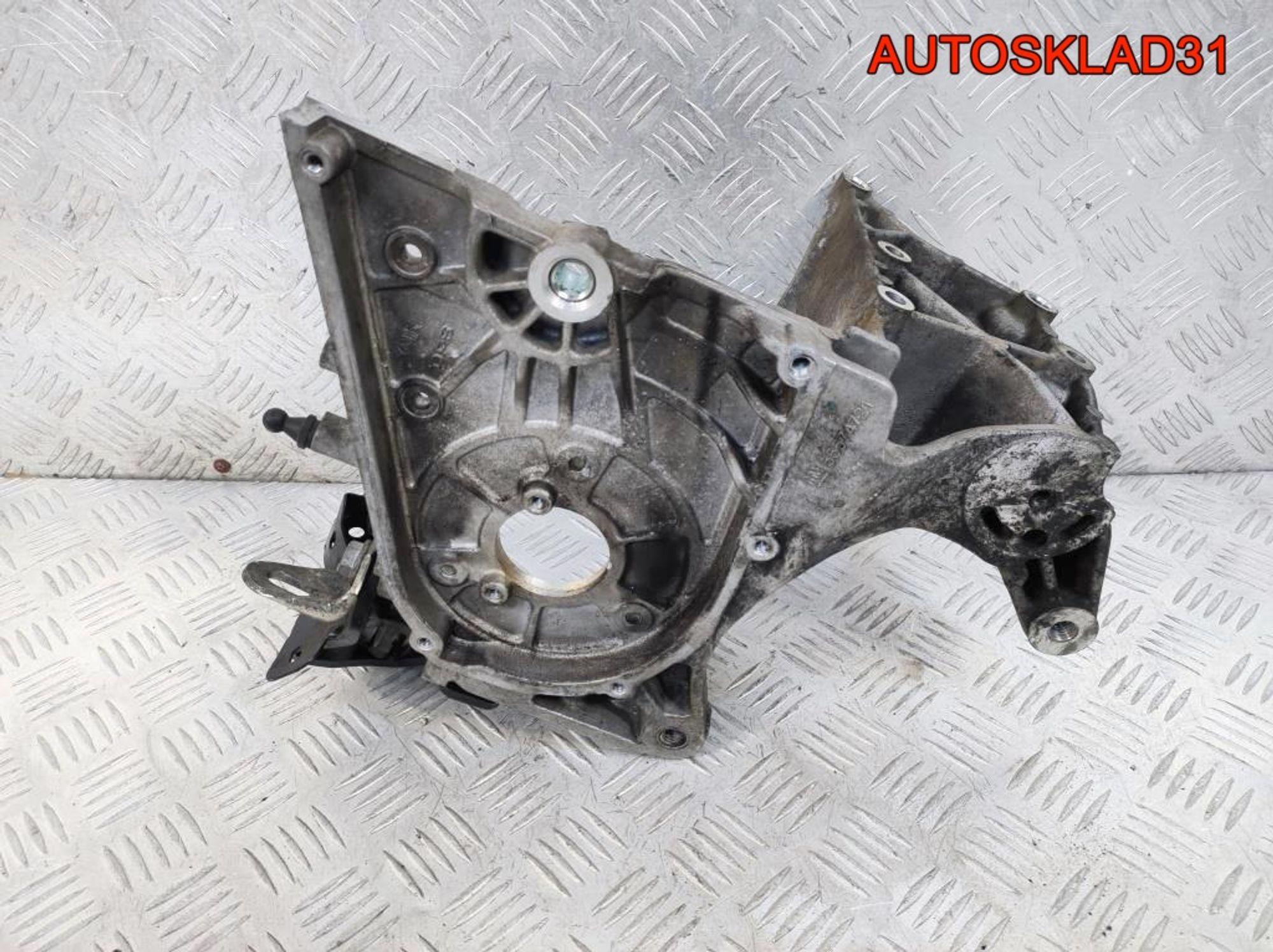 Кронштейн ТНВД Opel Astra J 2,0 A20DTH 55574721, 1300 рублей, Дубовое