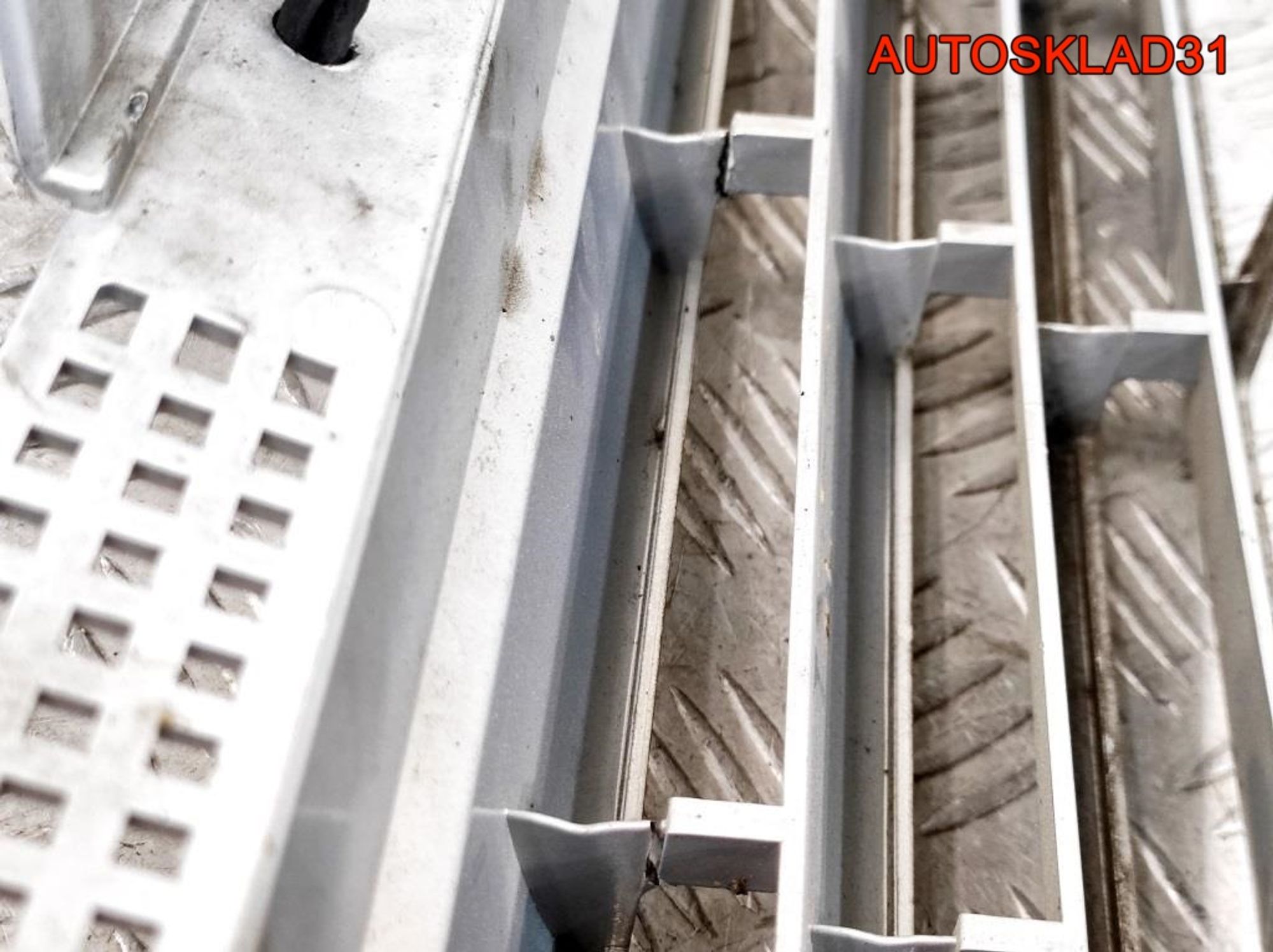 Решётка радиатора Volkswagen Bora 1J5853653OE, 2500 рублей, Дубовое