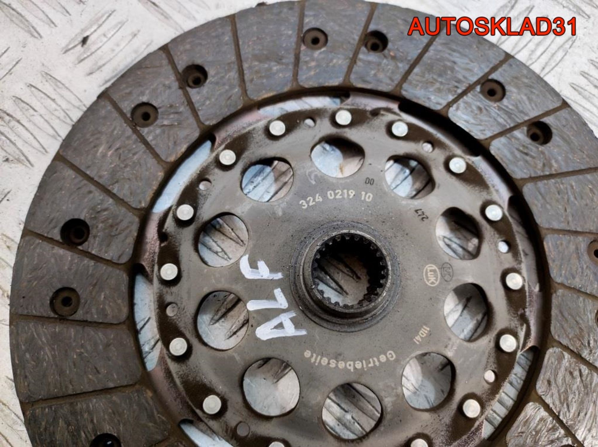 https://ycs.partsauto.market/partsauto-images/thmbs/userImages/edda01b21c13eaa6671738306aa09410/part/b36ea2bd-616b-4775-bc33-62683446216a_1781617247424.jpg