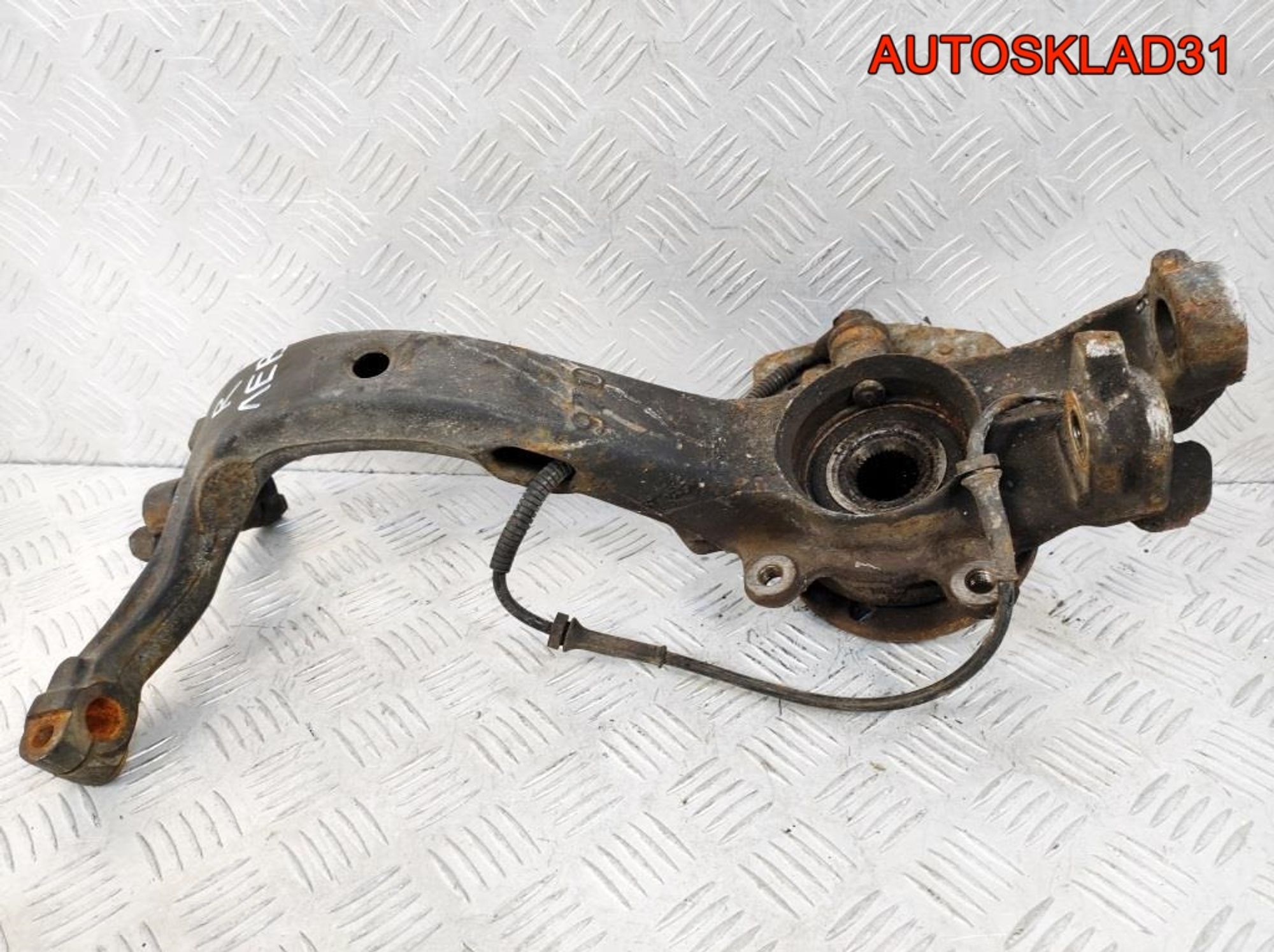 Кулак передний левый VW Passat B5 8D0407257R, 1200 рублей, Дубовое