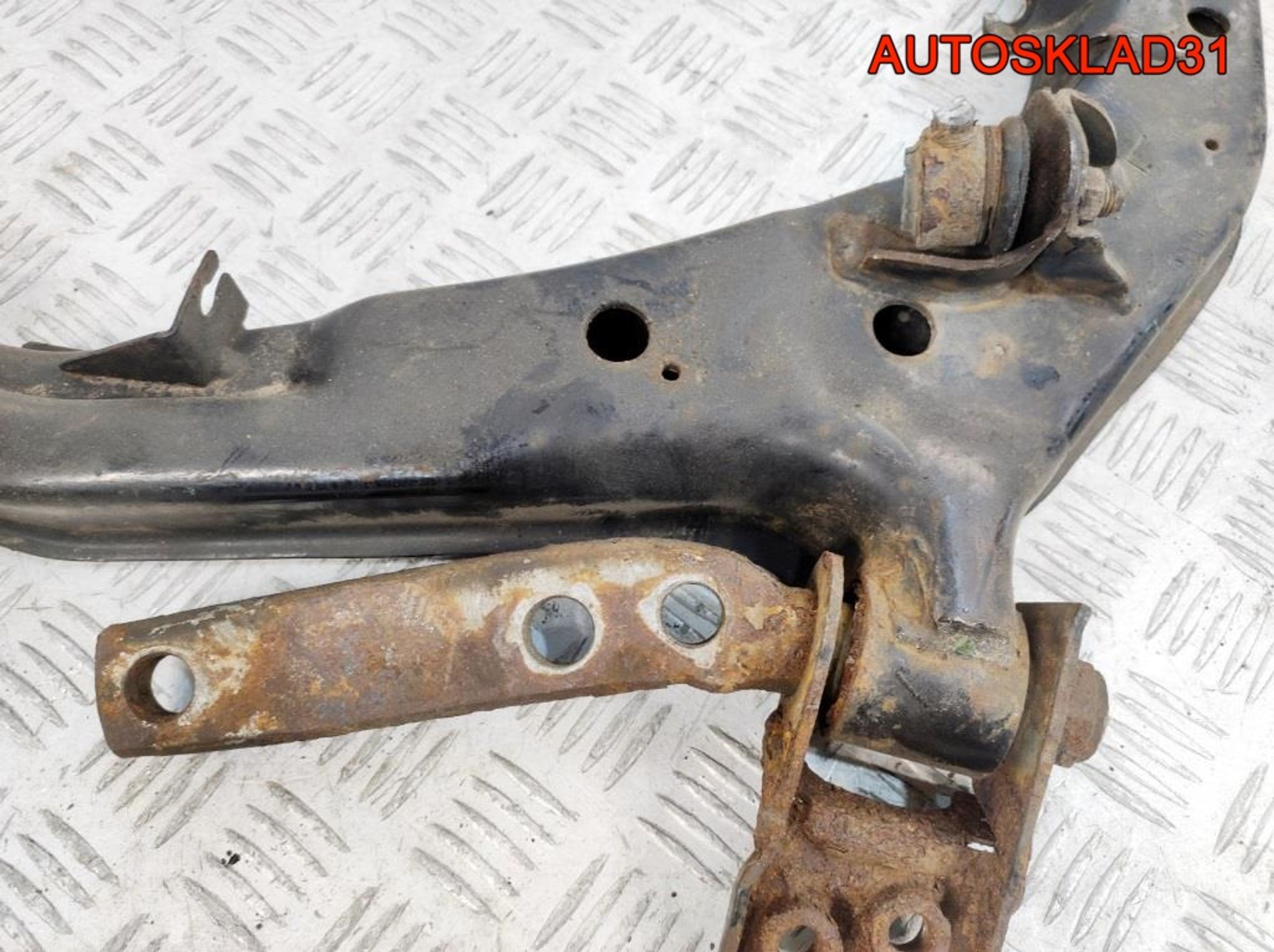 Рычаг передний нижний левый Nissan Primera P12 54501AV600, 1300 рублей, Дубовое