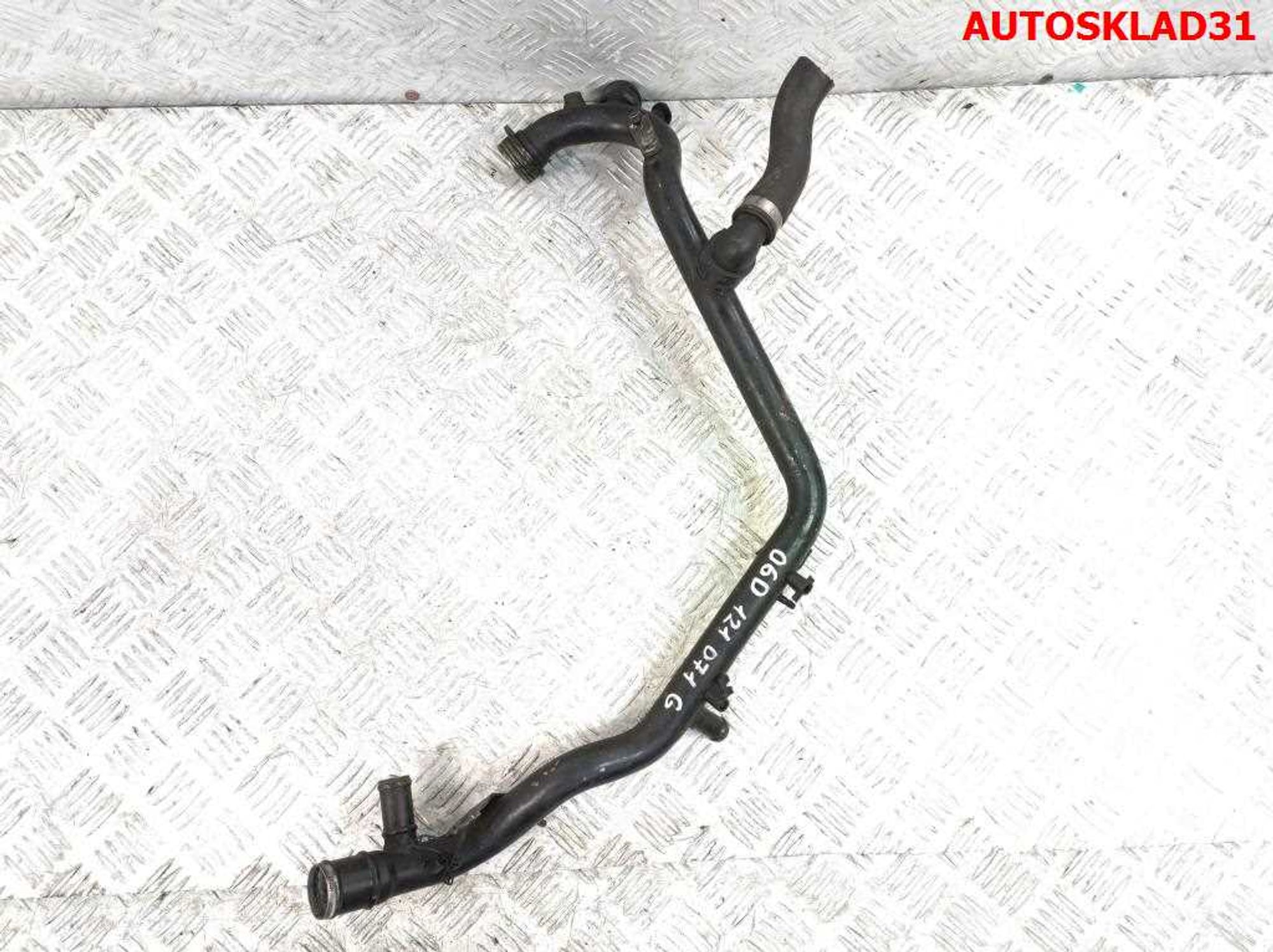 Трубка охлаждающей жидкости Audi A4 B6 2,0 Бензин 06D121071G, 600 рублей, Дубовое