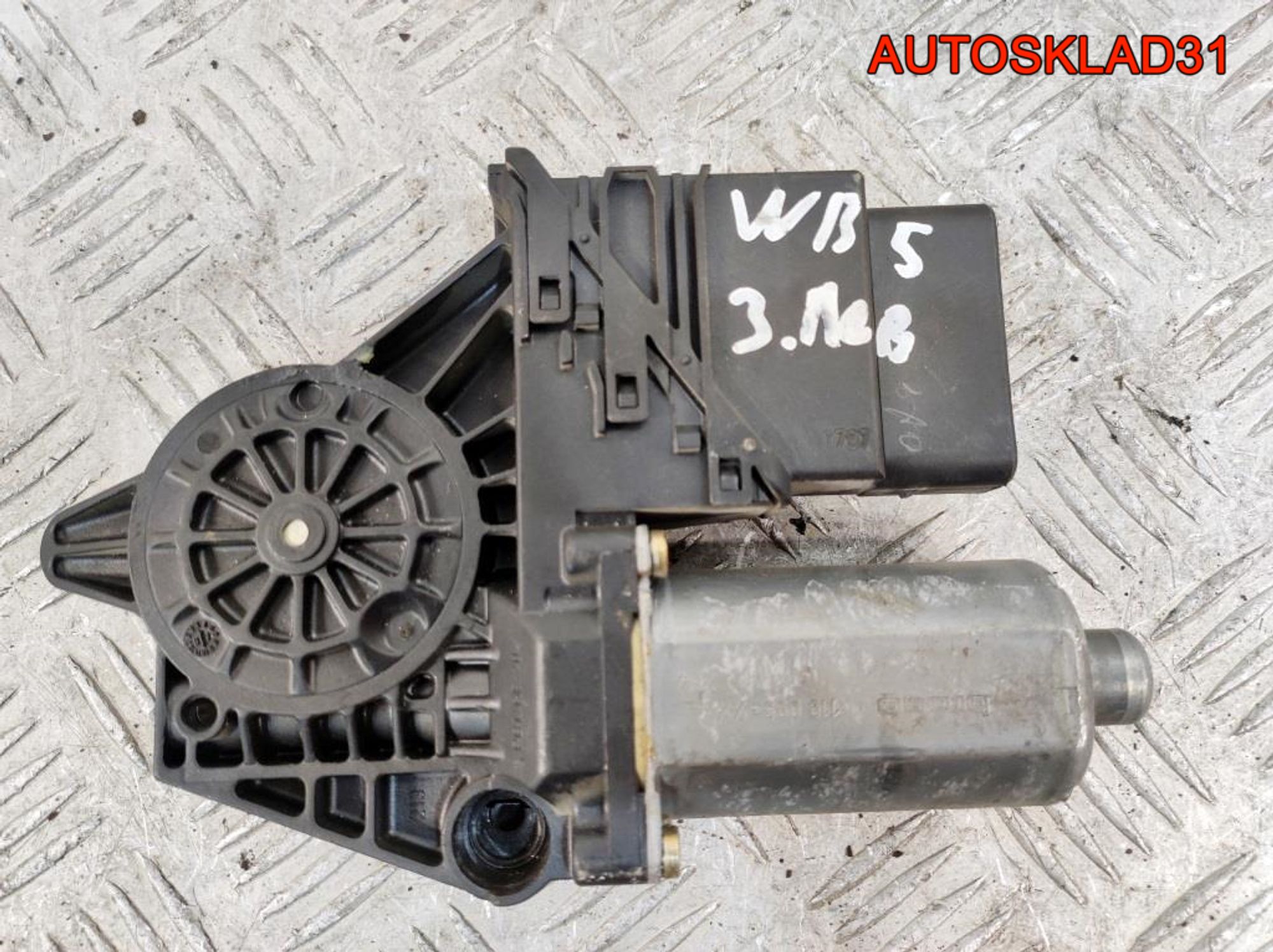 Моторчик стеклоподъемника задний левый VW Passat B5 0130821697, 800 рублей, Дубовое
