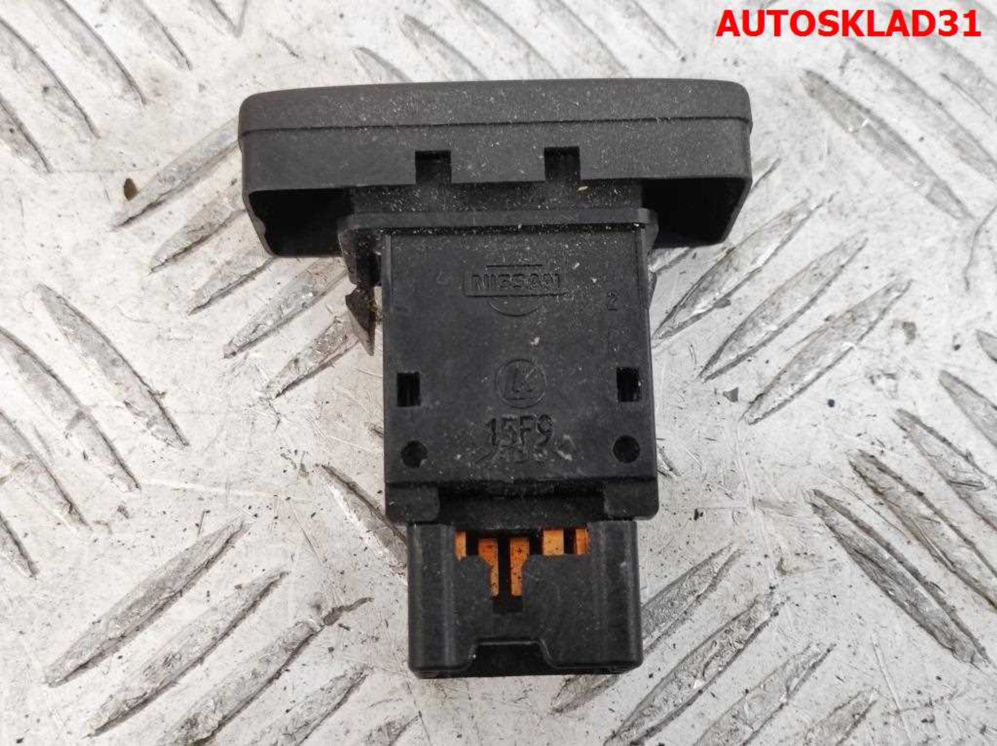 Кнопка аварийной сигнализации Nissan Primera P11 252902F020, 600 рублей, Дубовое