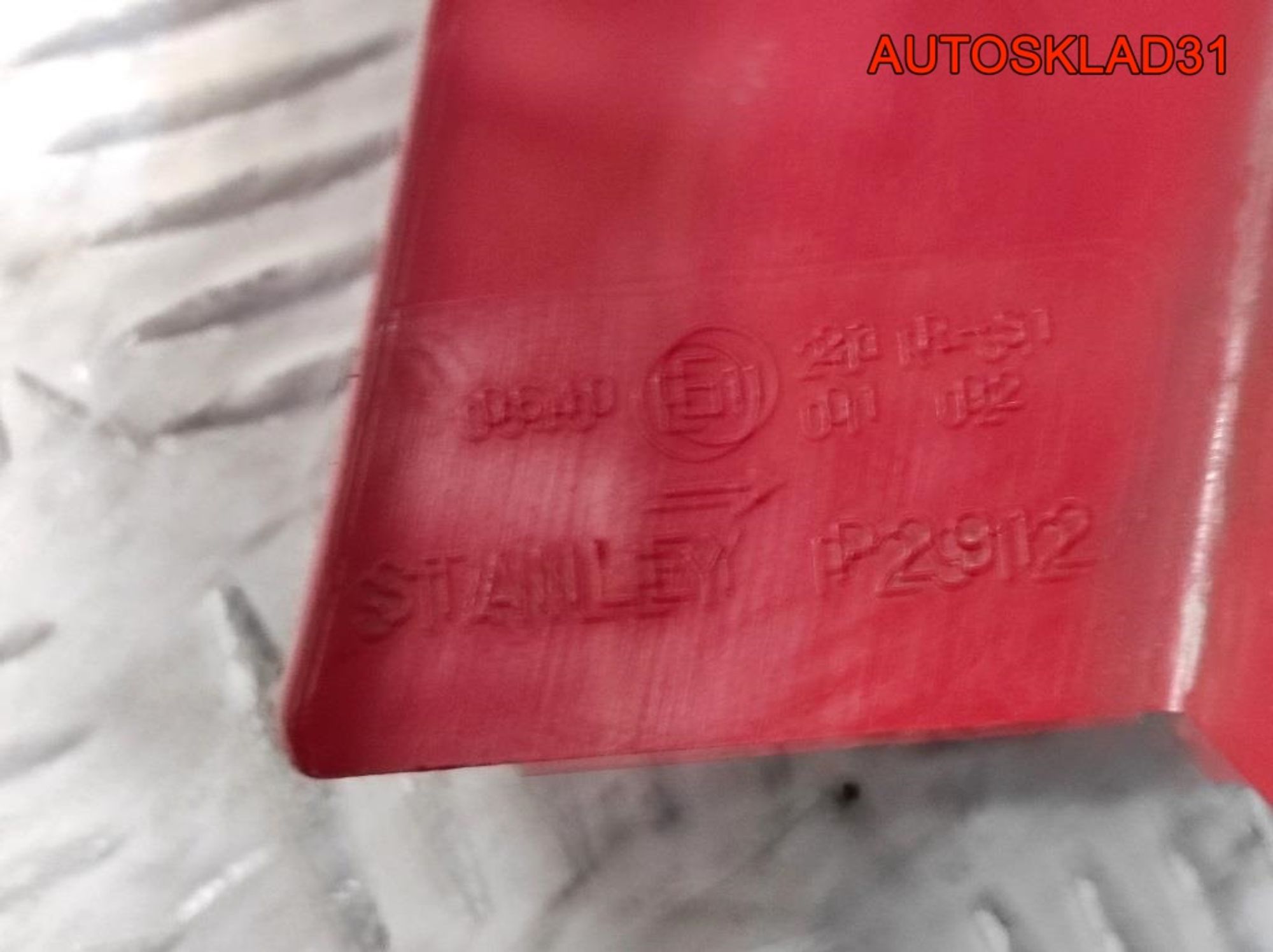 Фонарь задний правый Mazda 3 BP4K51170D Хетчбэк, 2700 рублей, Дубовое