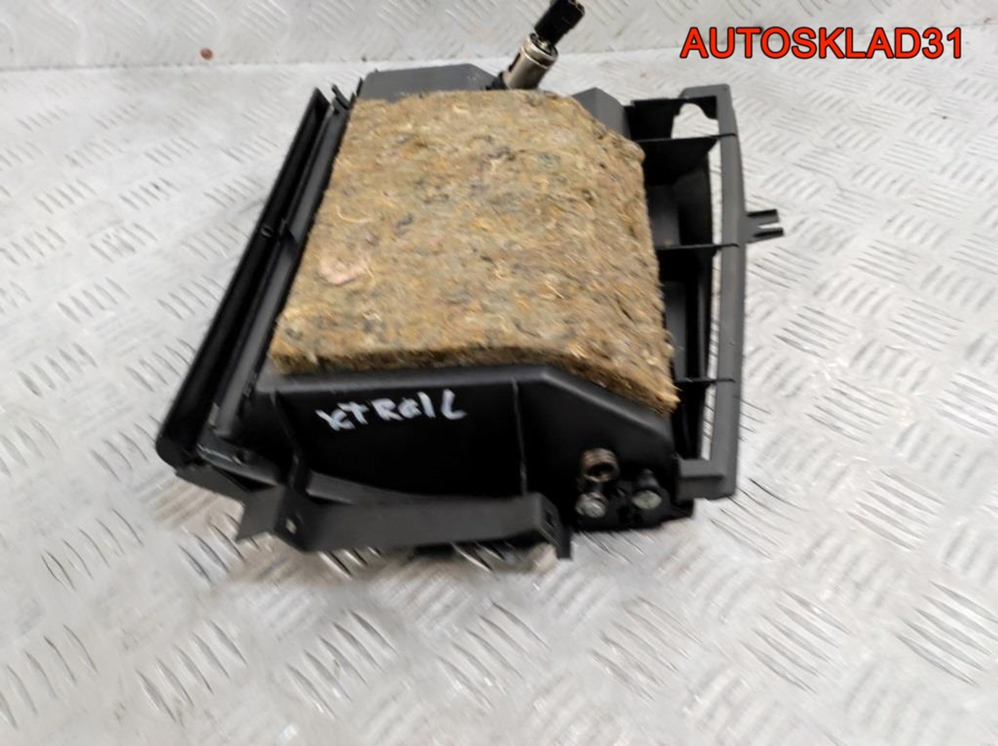 Бардачок Nissan X-Trail T30 682758H900, 800 рублей, Дубовое