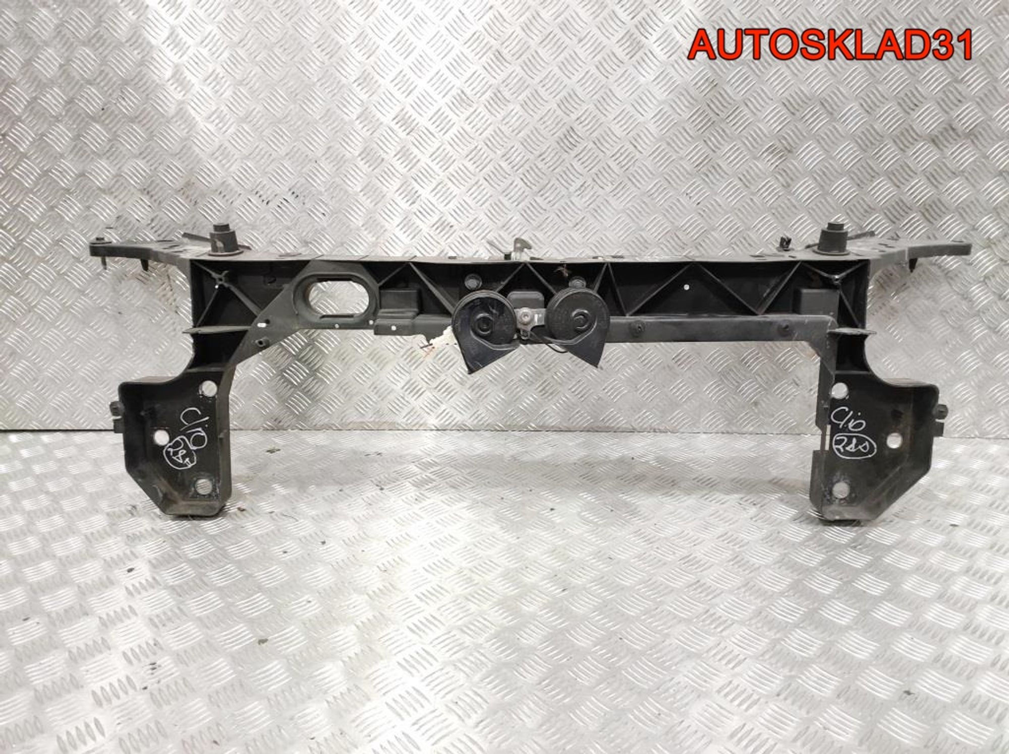 Панель передняя Renault Clio 3 8200290143, 2000 рублей, Дубовое