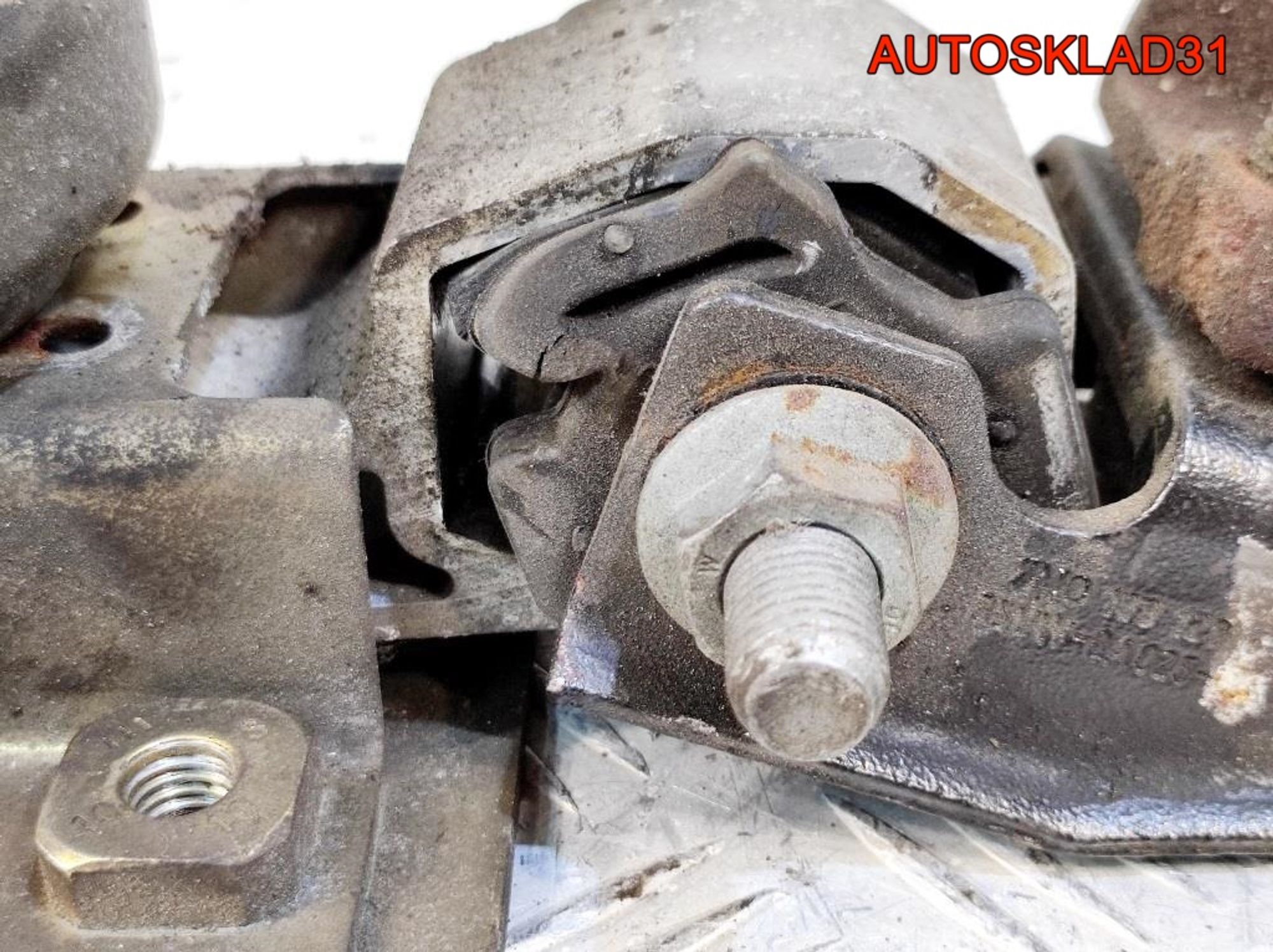 Опора двигателя левая VW Sharan 7M0199131AF, 3300 рублей, Дубовое