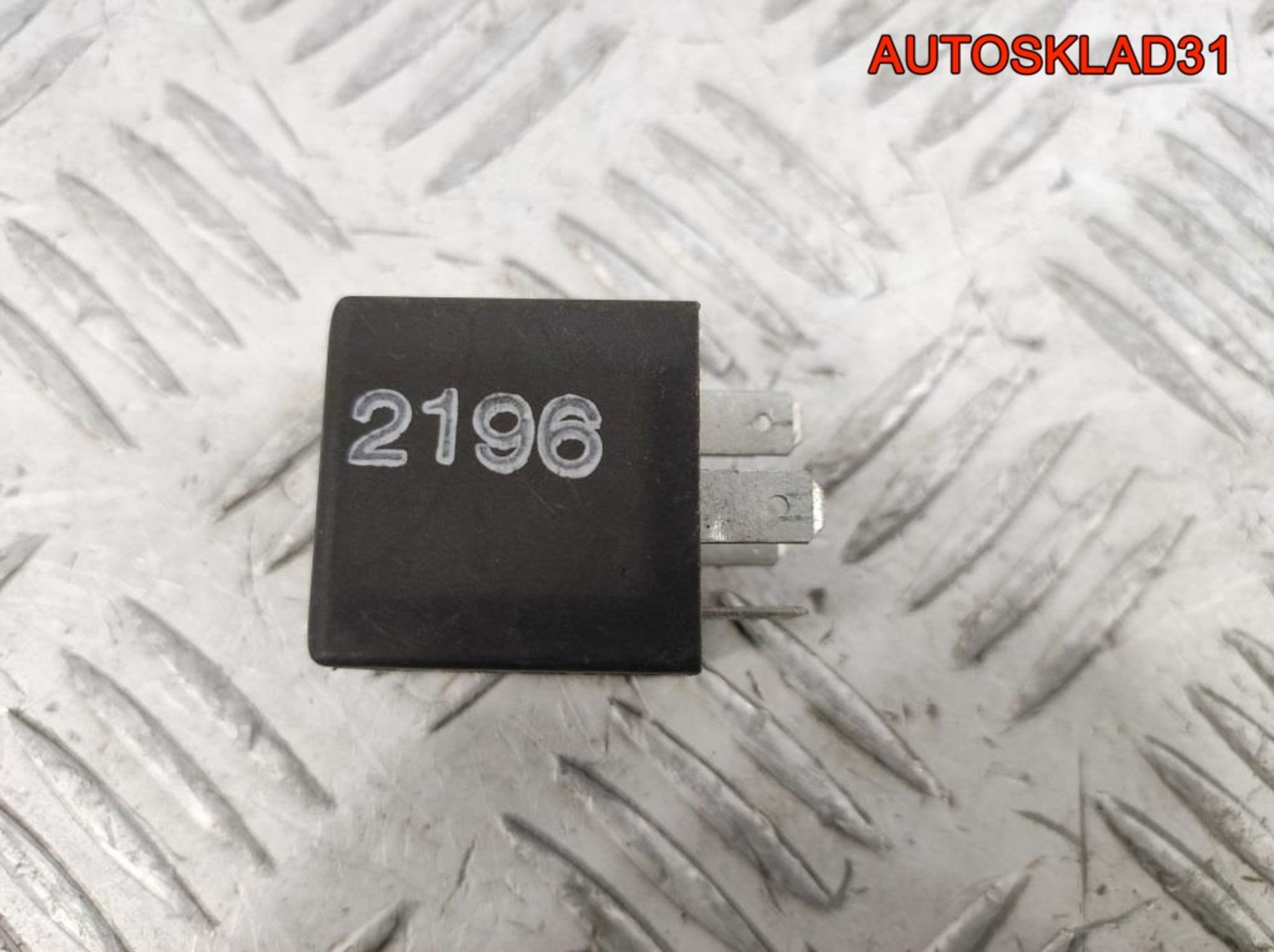 Реле стеклоочистителей №99 Audi A4 B5 357955531, 600 рублей, Дубовое