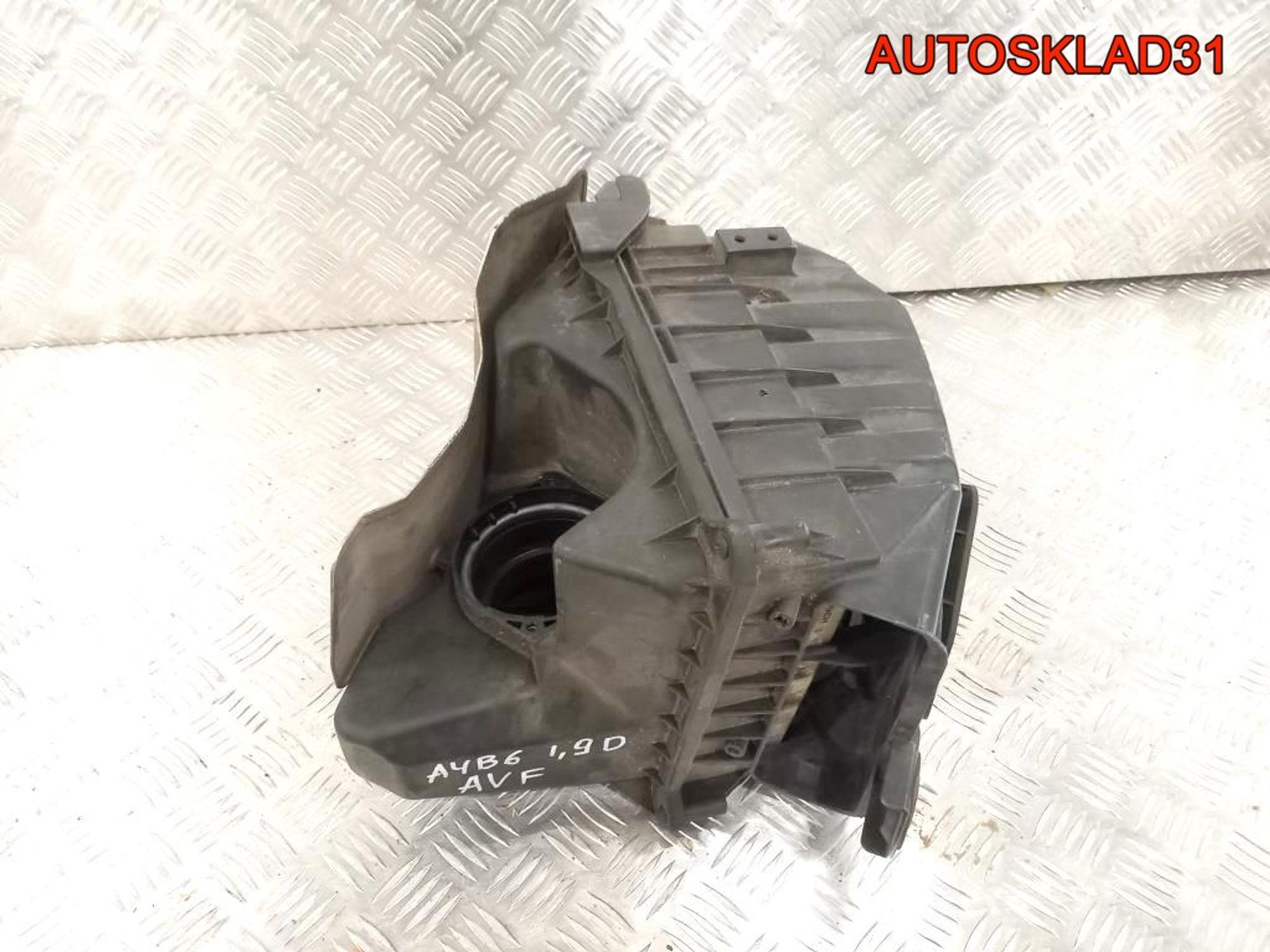 Корпус воздушного фильтра Audi A4 B6 038133837Q, 2700 рублей, Дубовое