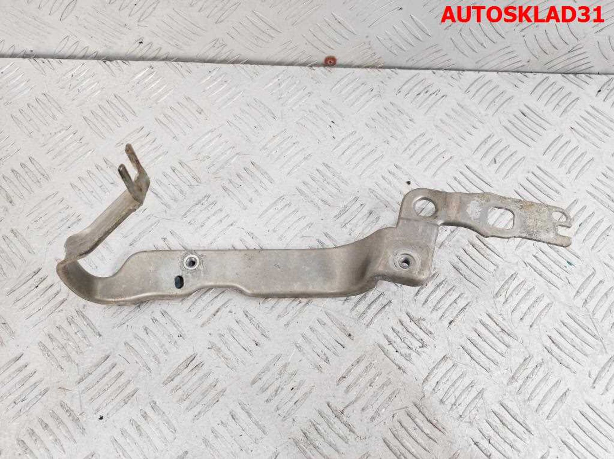 Кронштейн крепления крыла левый Audi A6 C7 4G0807591B, 500 рублей, Дубовое