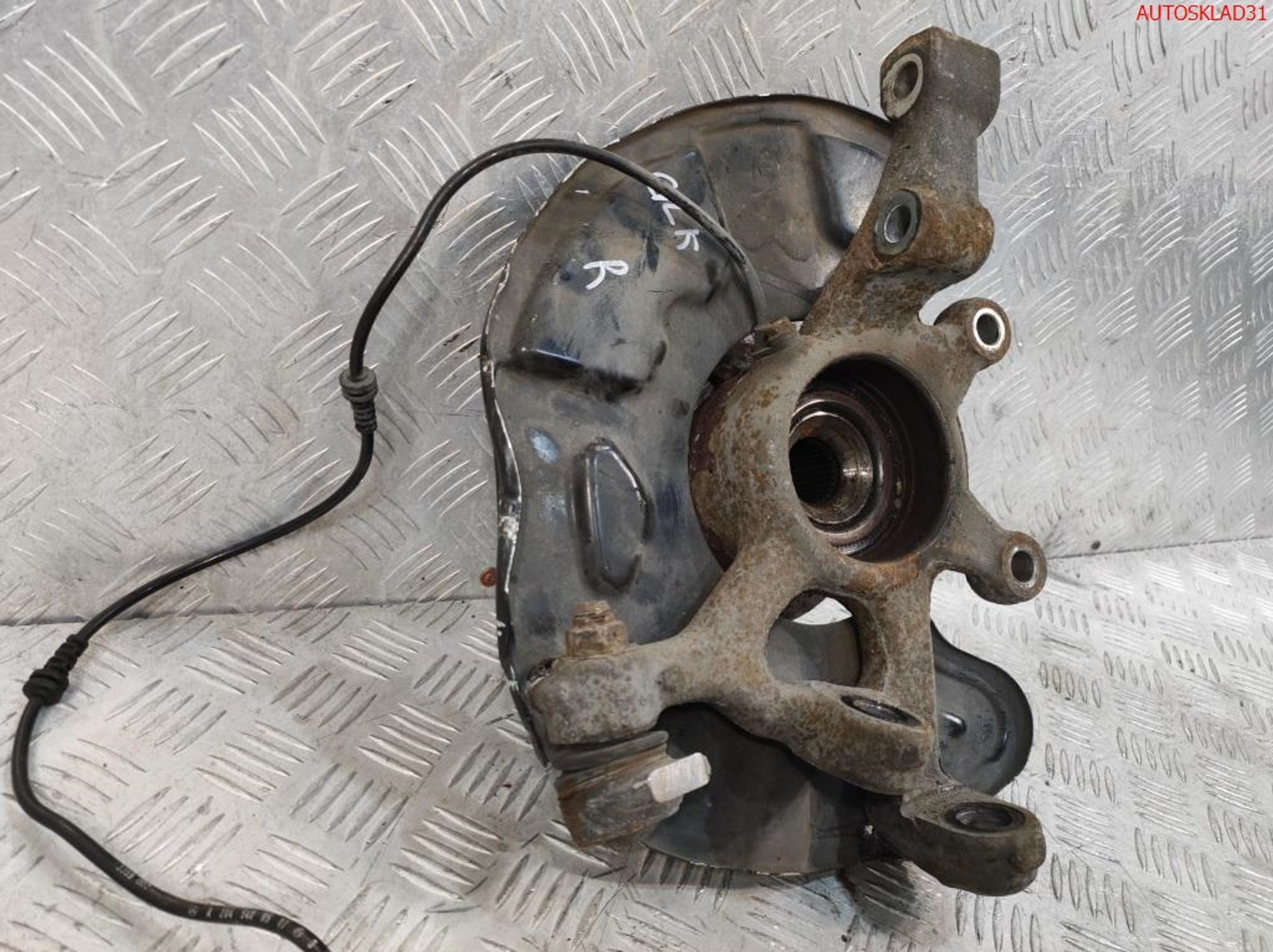 Кулак поворотный передний правый Mercedes GLK 2,2 651.912 A2043323001, 12000 рублей, Дубовое