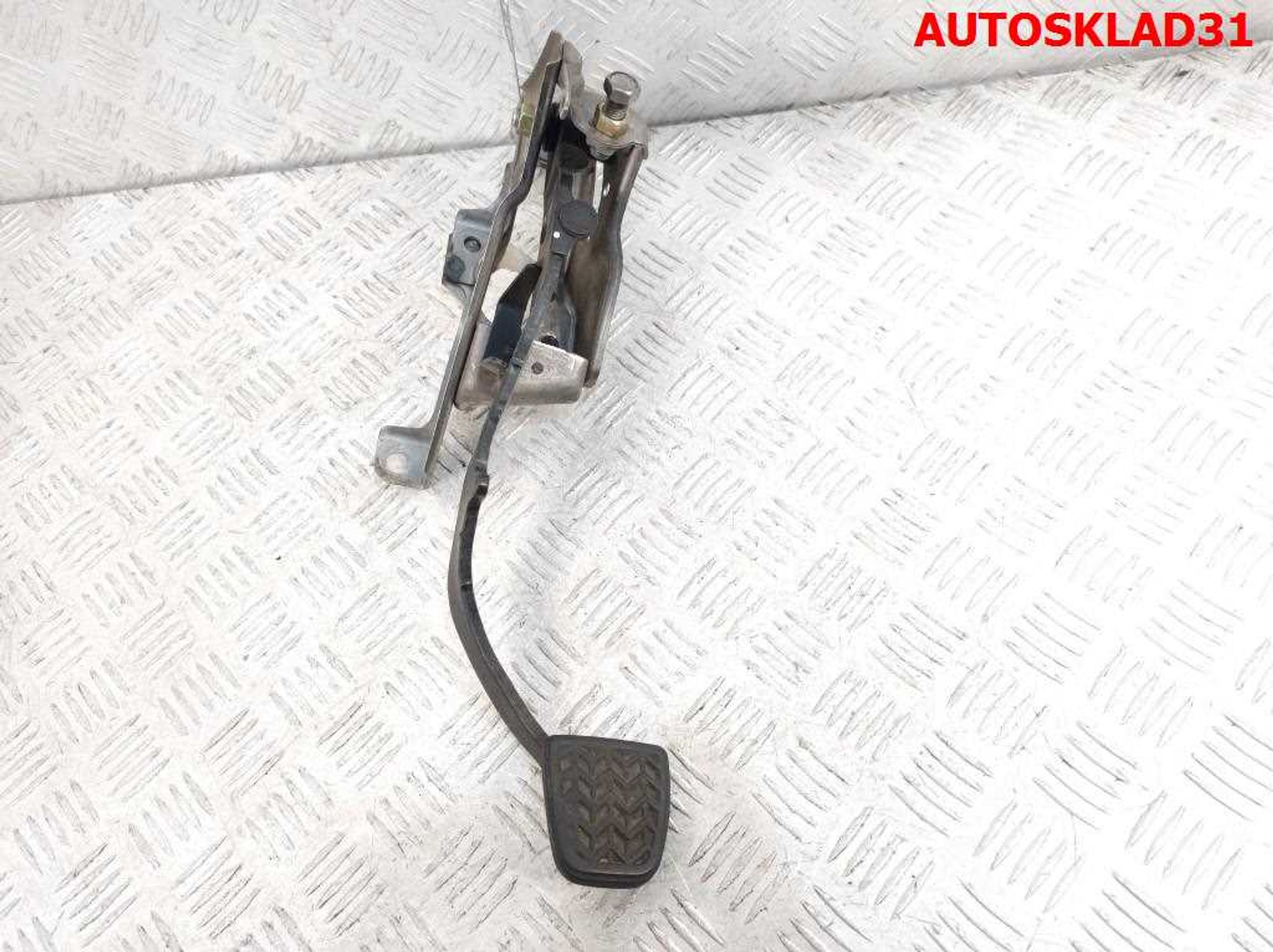 Педаль сцепления Toyota Avensis T250 3130105070, 600 рублей, Дубовое