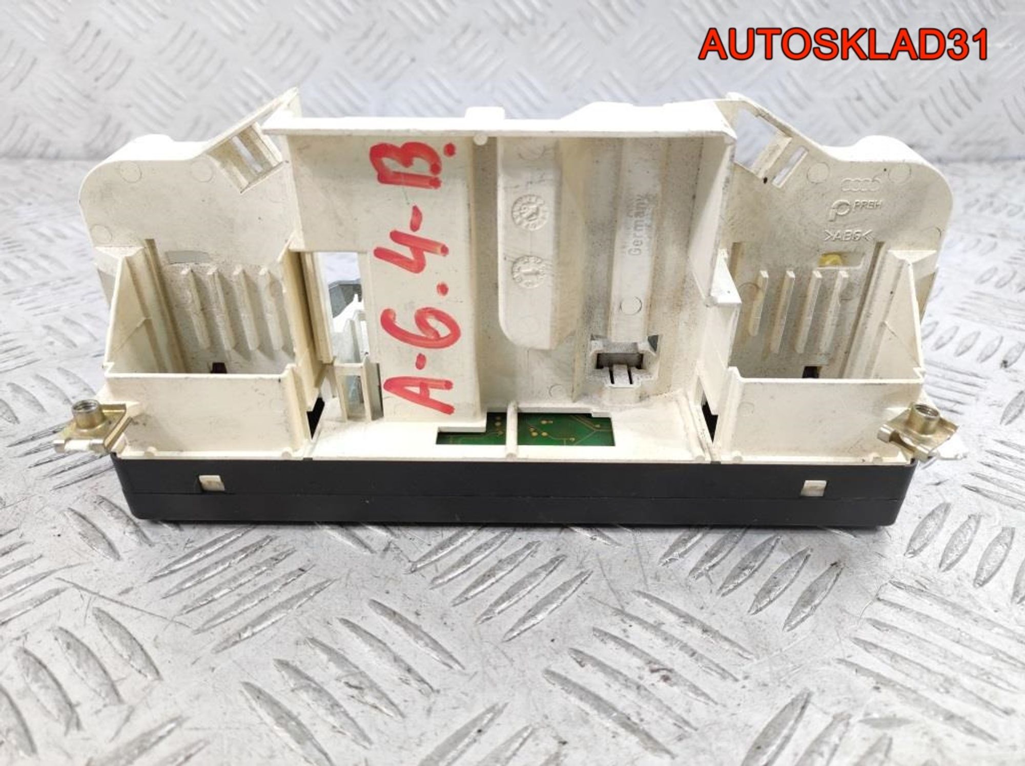 Блок управления отопителем Audi A6 C5 4B0819045D, 1500 рублей, Дубовое