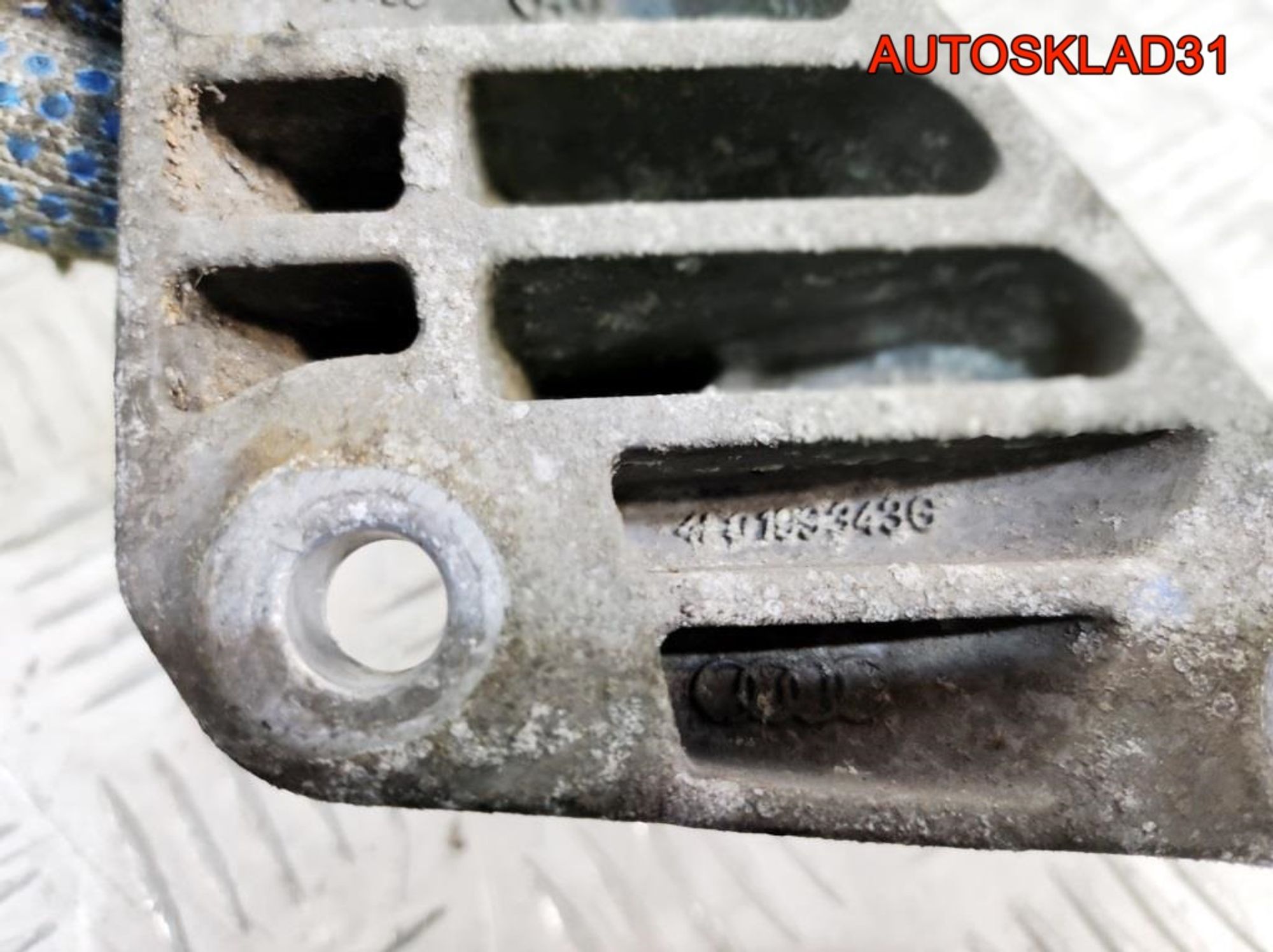Кронштейн двигателя передний Audi A6 C6 4F0199343G, 500 рублей, Дубовое
