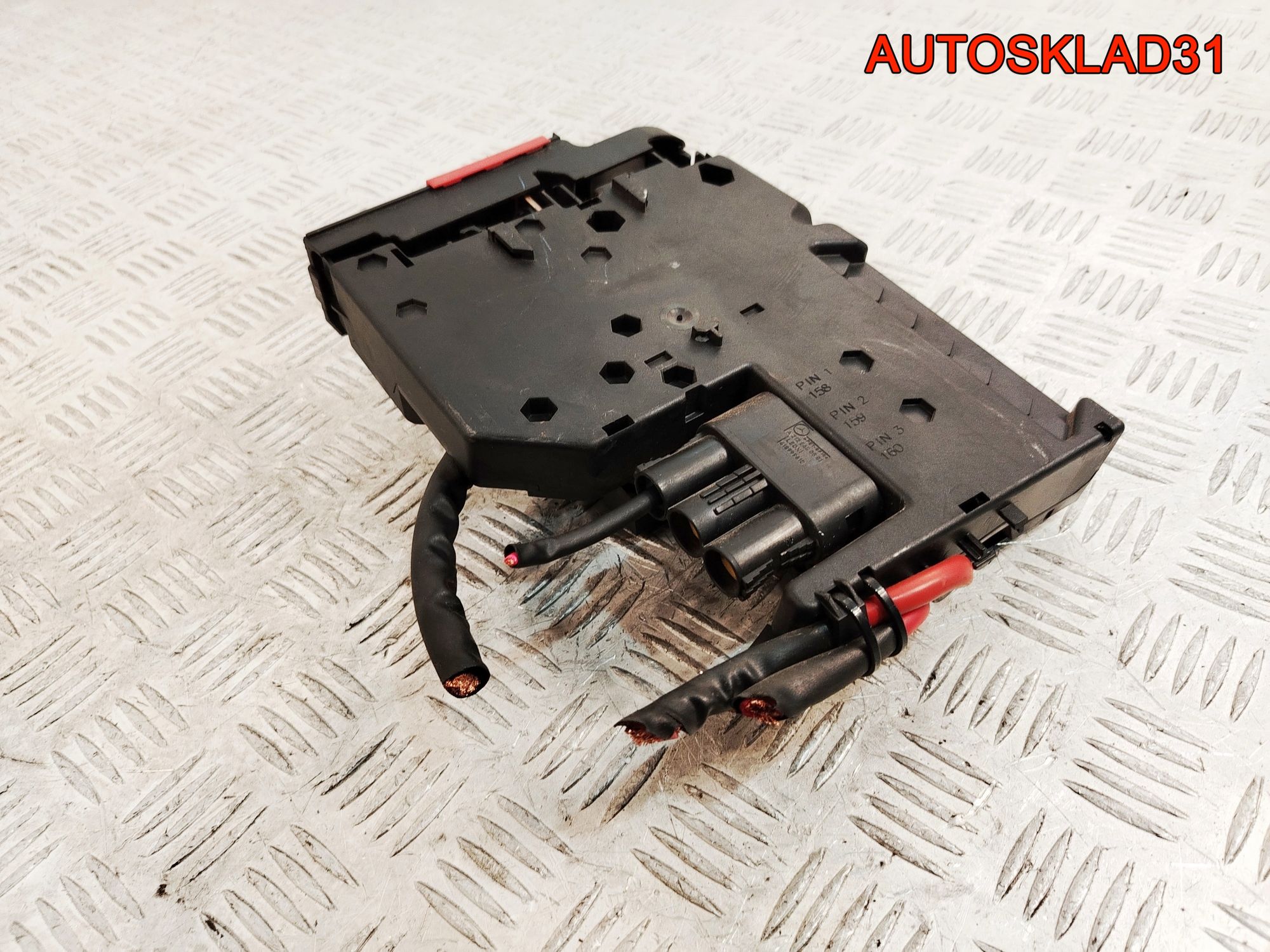 Блoк управления бoртoвoй сети Mercedes Benz W204 A2075401650, 2500 рублей, Дубовое