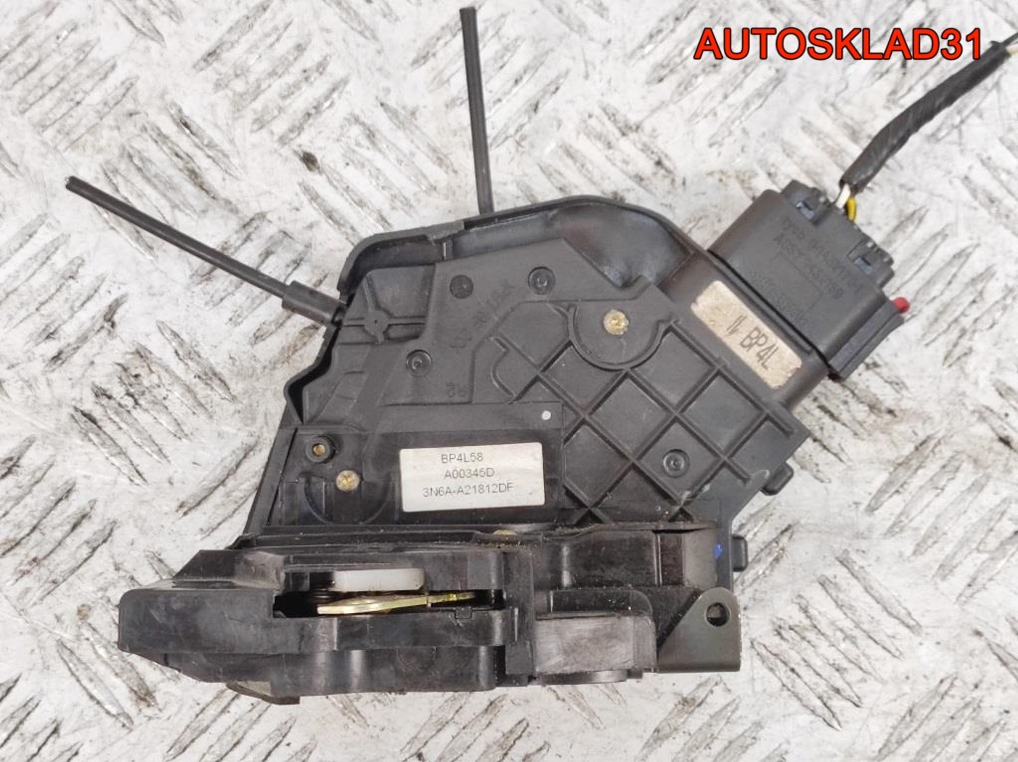 Замок двери передней правой Mazda 3 BK 3N6AA12812DF, 3500 рублей, Дубовое