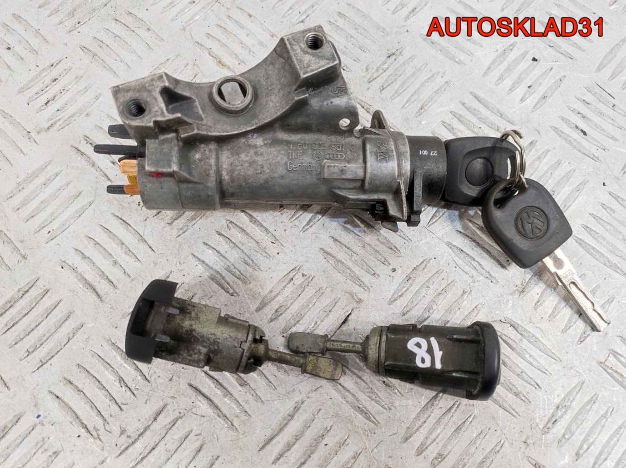 Комплект замок зажигания и личинки с ключом VW Golf 4 4B0905851C, 4500 рублей, Дубовое