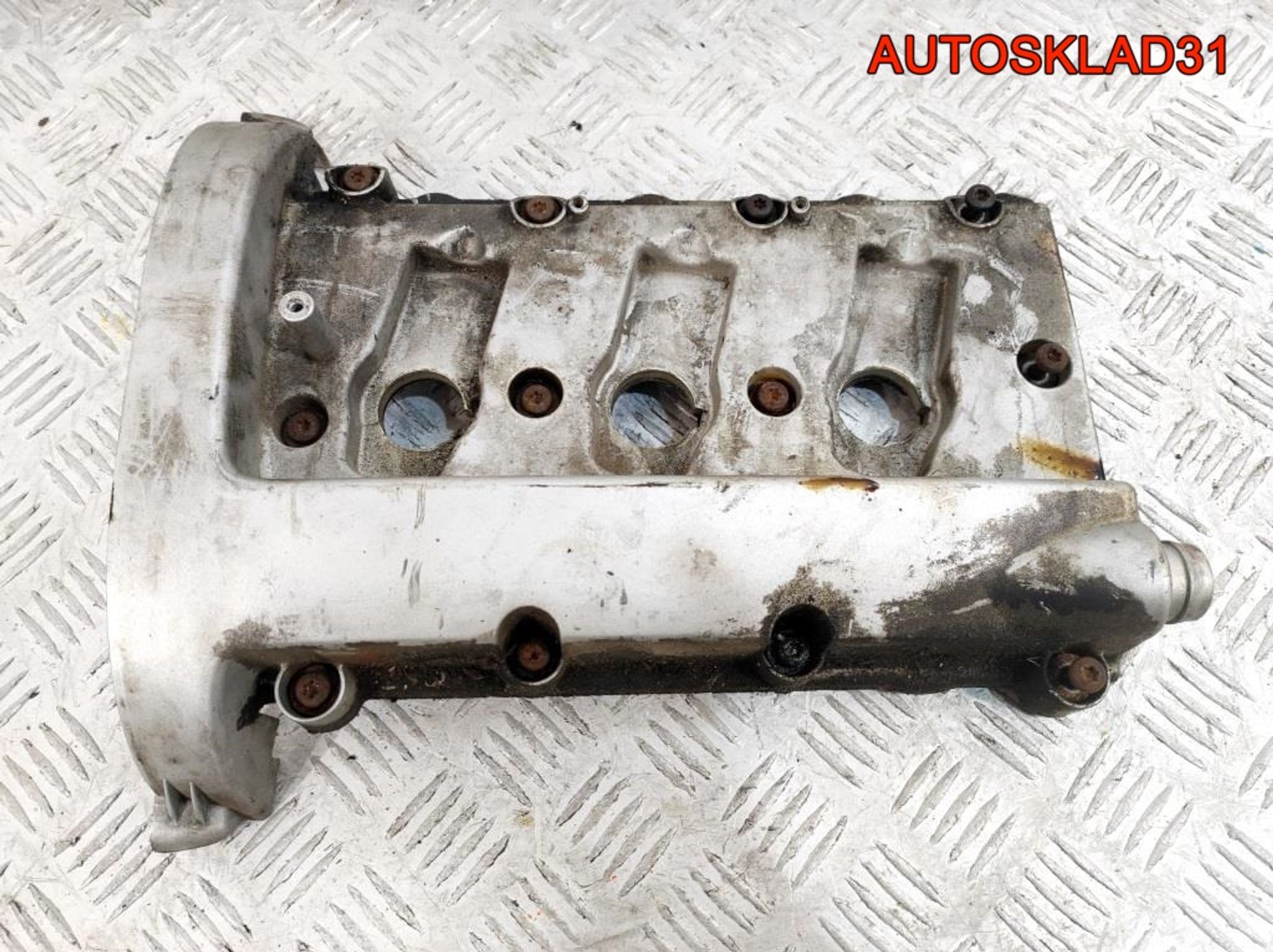 Крышка клапанная правая Audi A4 B6 3,0 ASN 06C103472G, 1500 рублей, Дубовое