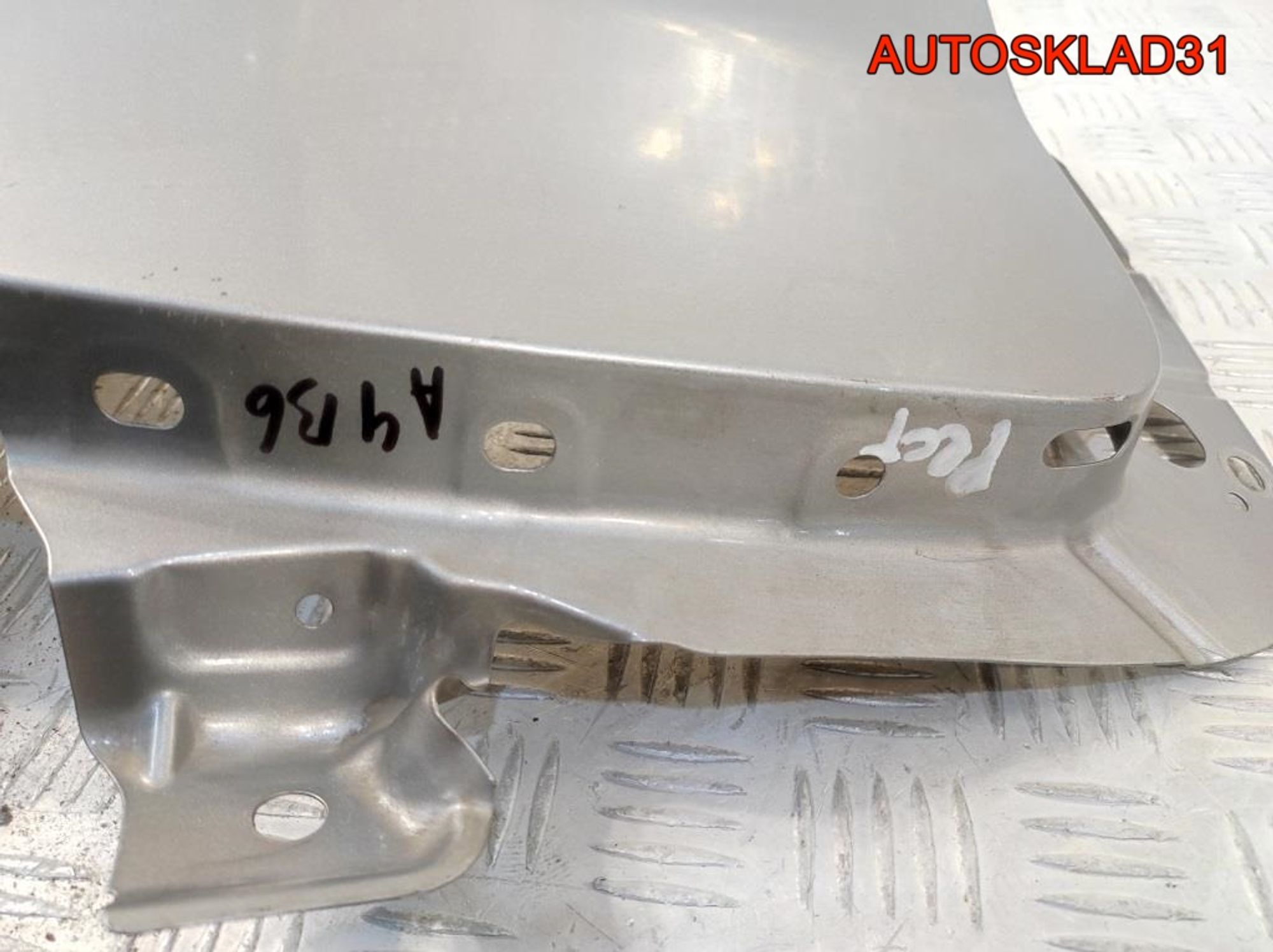 Крыло переднее левое Audi A4 B6 8E0821105B, 9800 рублей, Дубовое