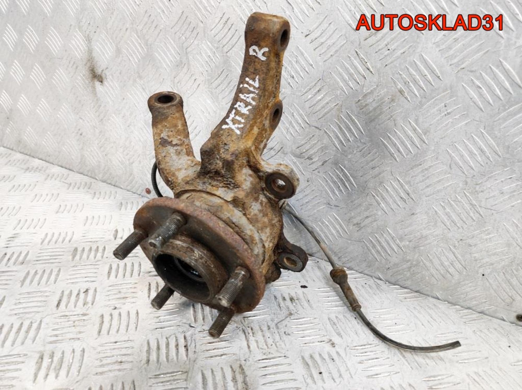 Кулак поворотный передний правый Nissan X-Trail T30 400148H300, 2700 рублей, Дубовое