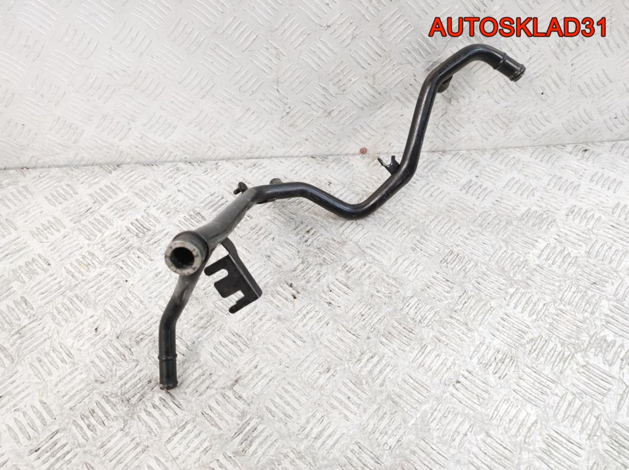 Трубка охлаждающей жидкости VW Golf 4 1,6 AKL 06A121065D, 600 рублей, Дубовое