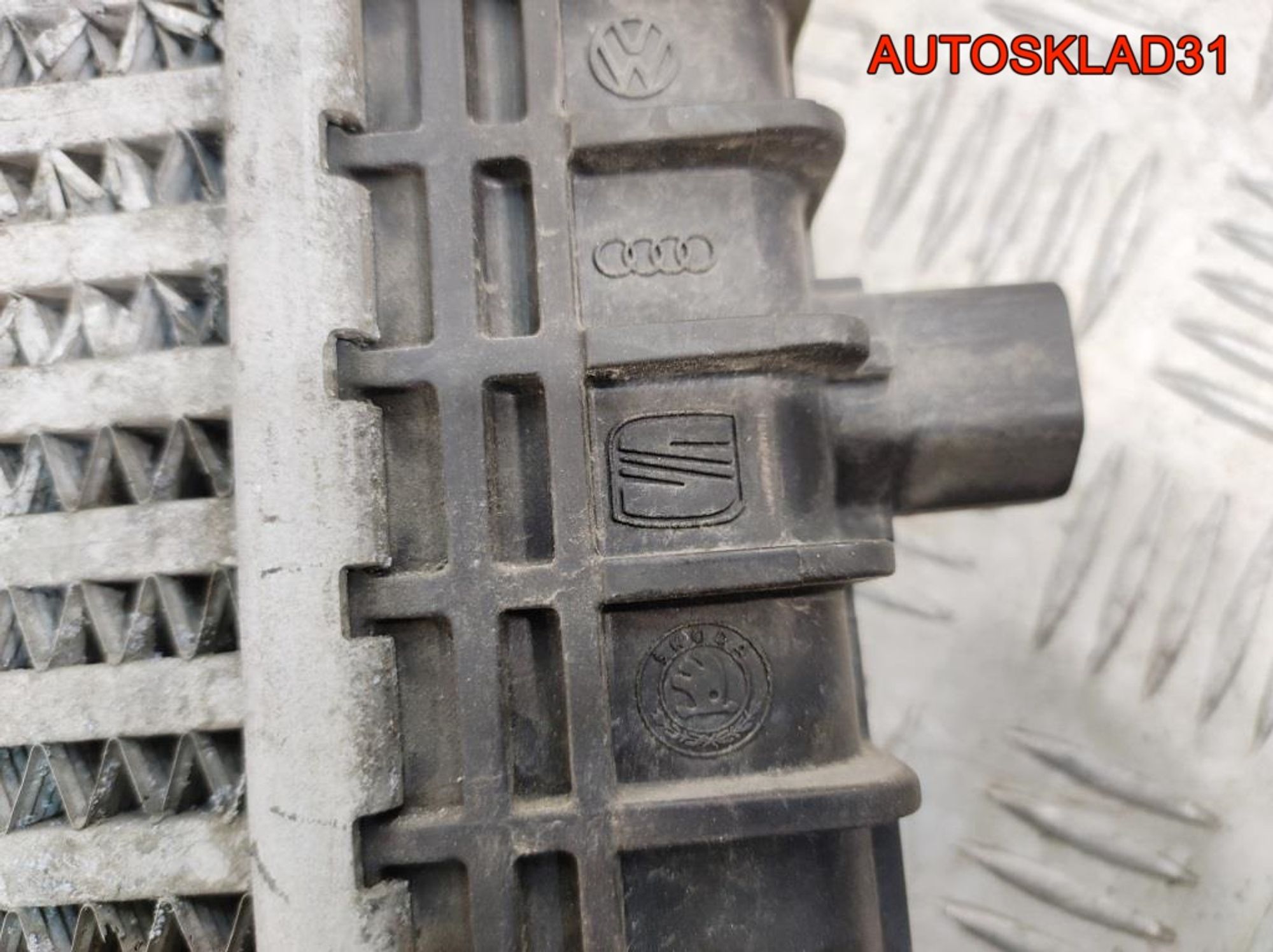 Интеркулер VW Passat B6 2,0 Дизель 3C0145805AD, 4000 рублей, Дубовое