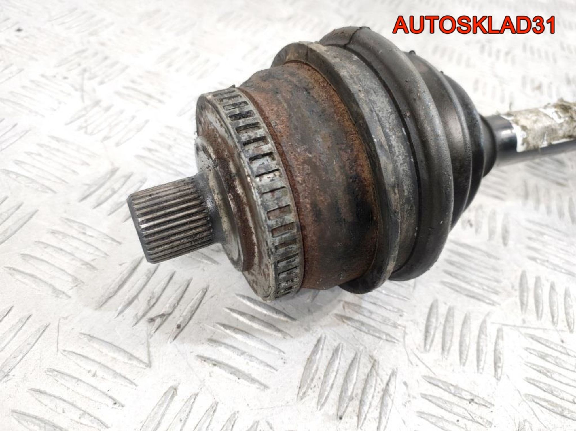 Привод перед правый VW Passat B5 МКПП 8D0407272AQ, 4100 рублей, Дубовое