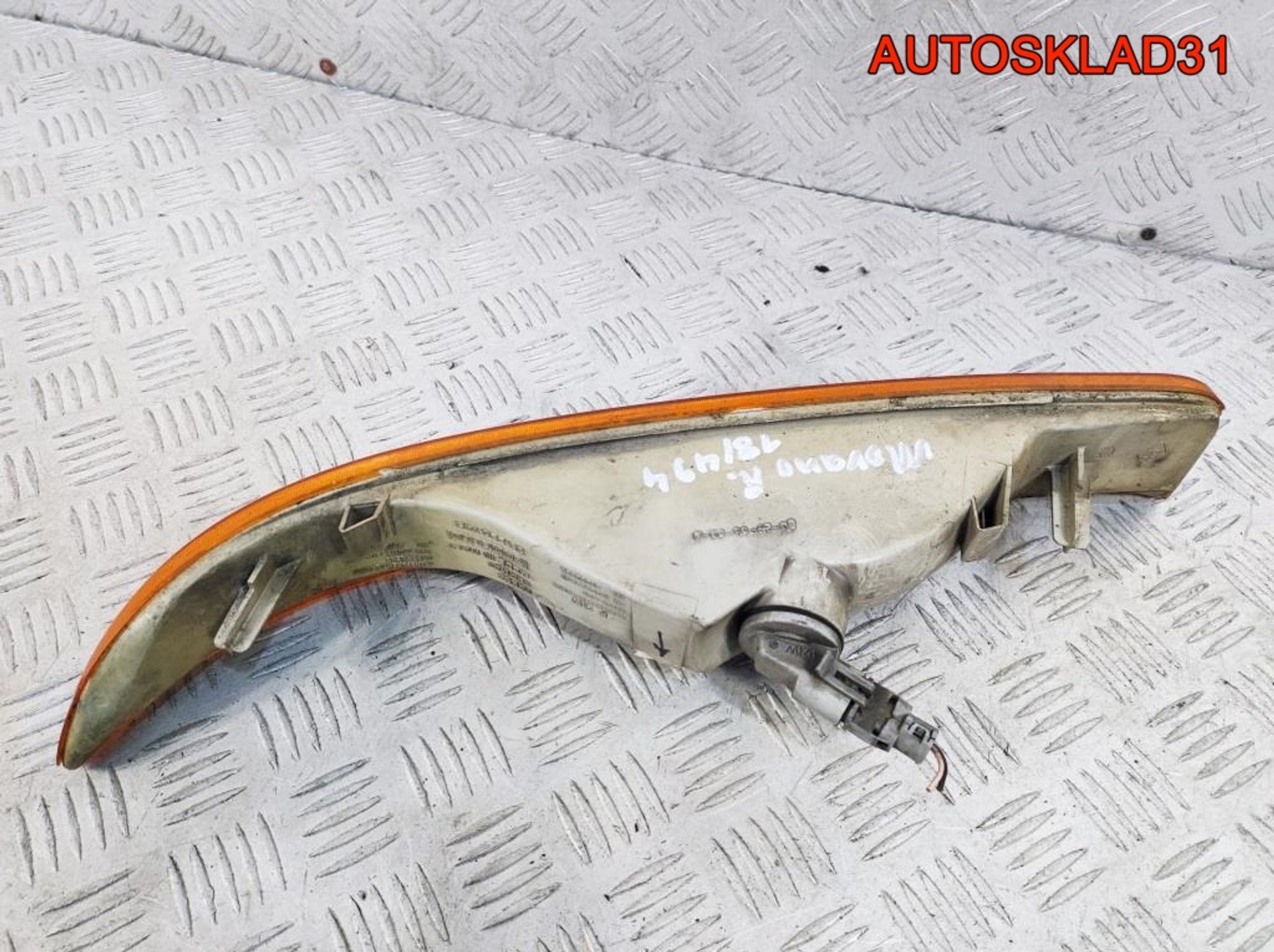 Поворотник правый Renault Master 7700353947, 2100 рублей, Дубовое