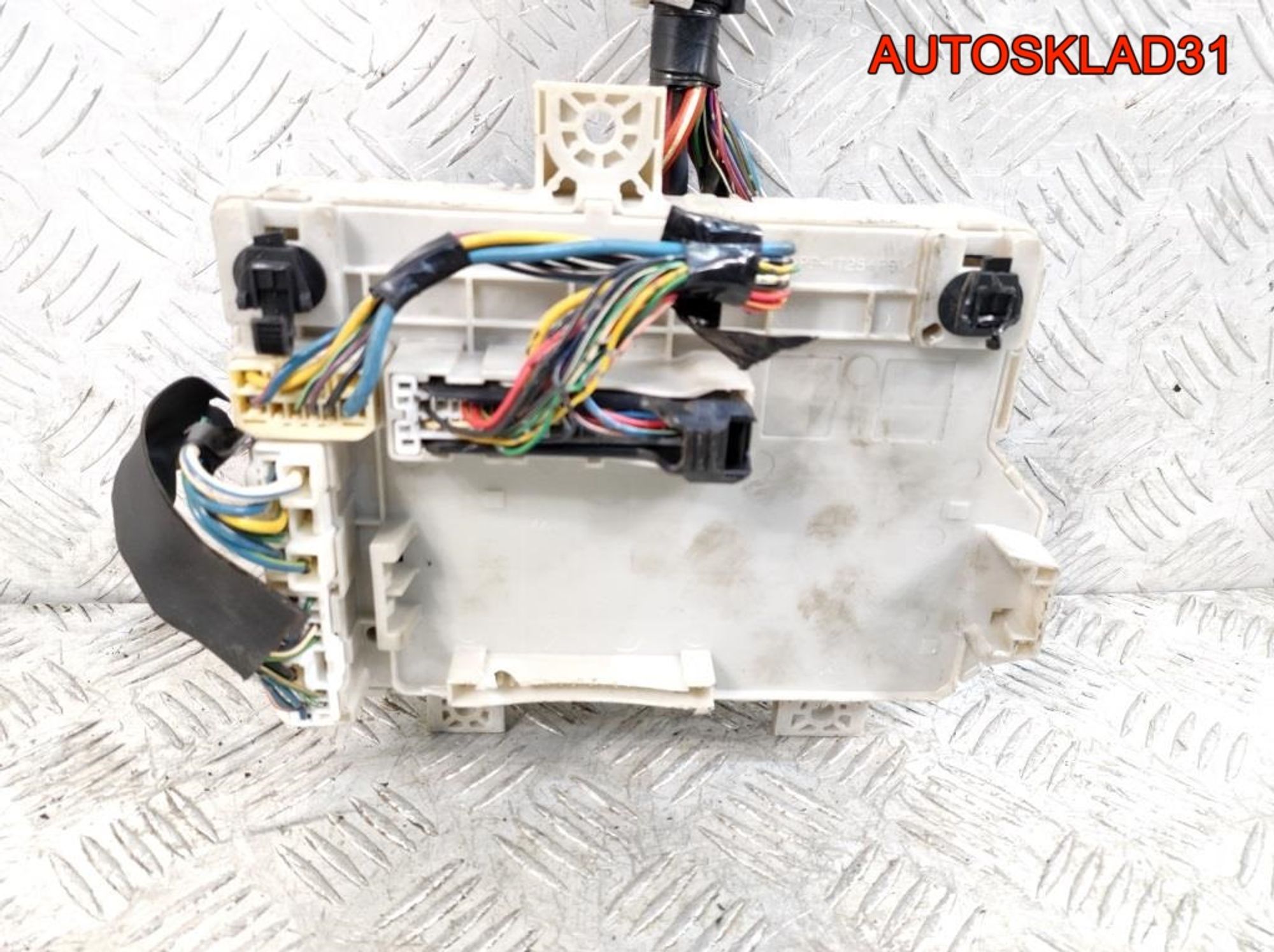 Блок предохранителей Mitsubishi Colt Z3 MN108319, 1700 рублей, Дубовое