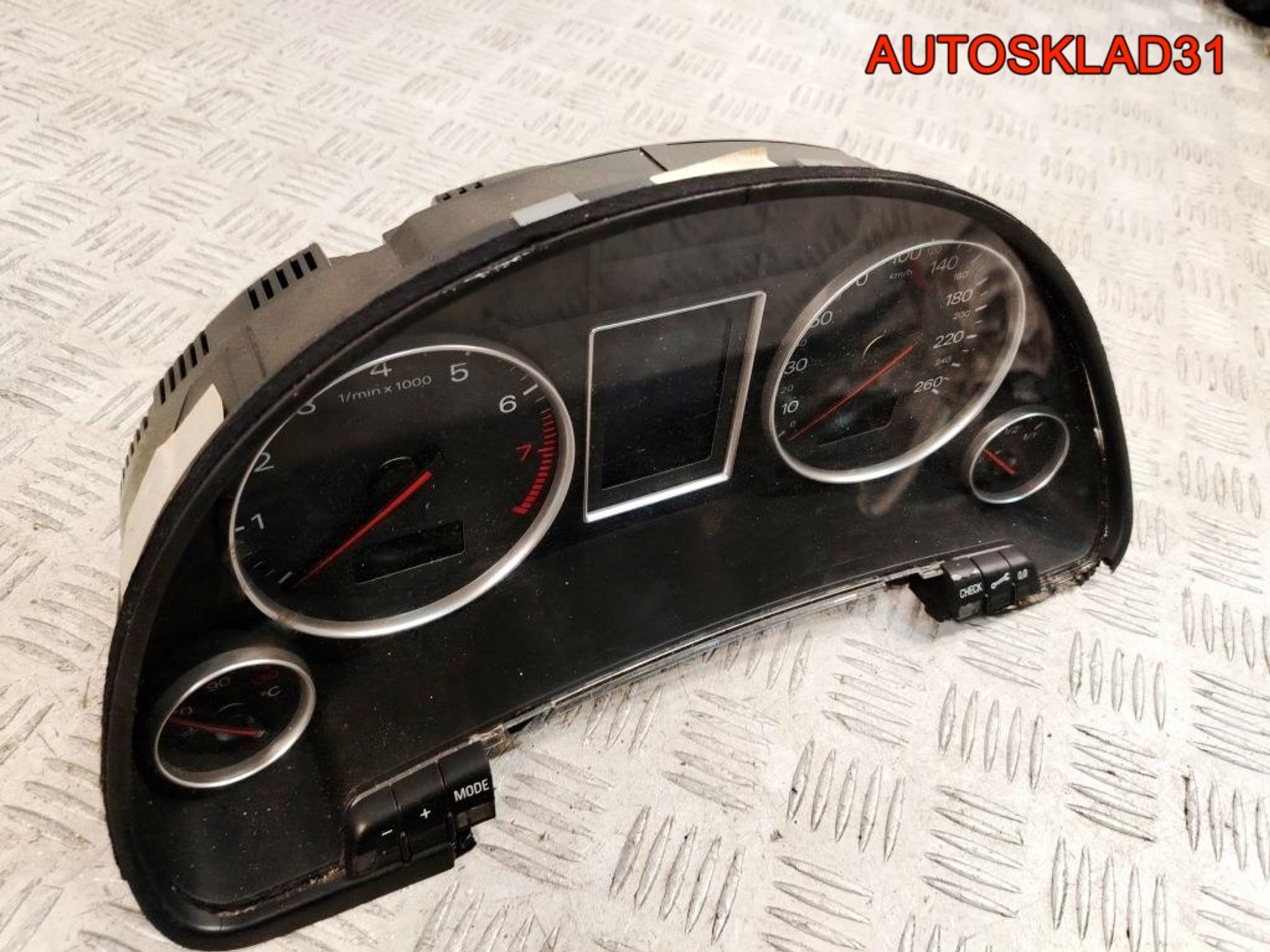 Панель приборов Audi A4 B6 8E0920900F Бензин, 3500 рублей, Дубовое