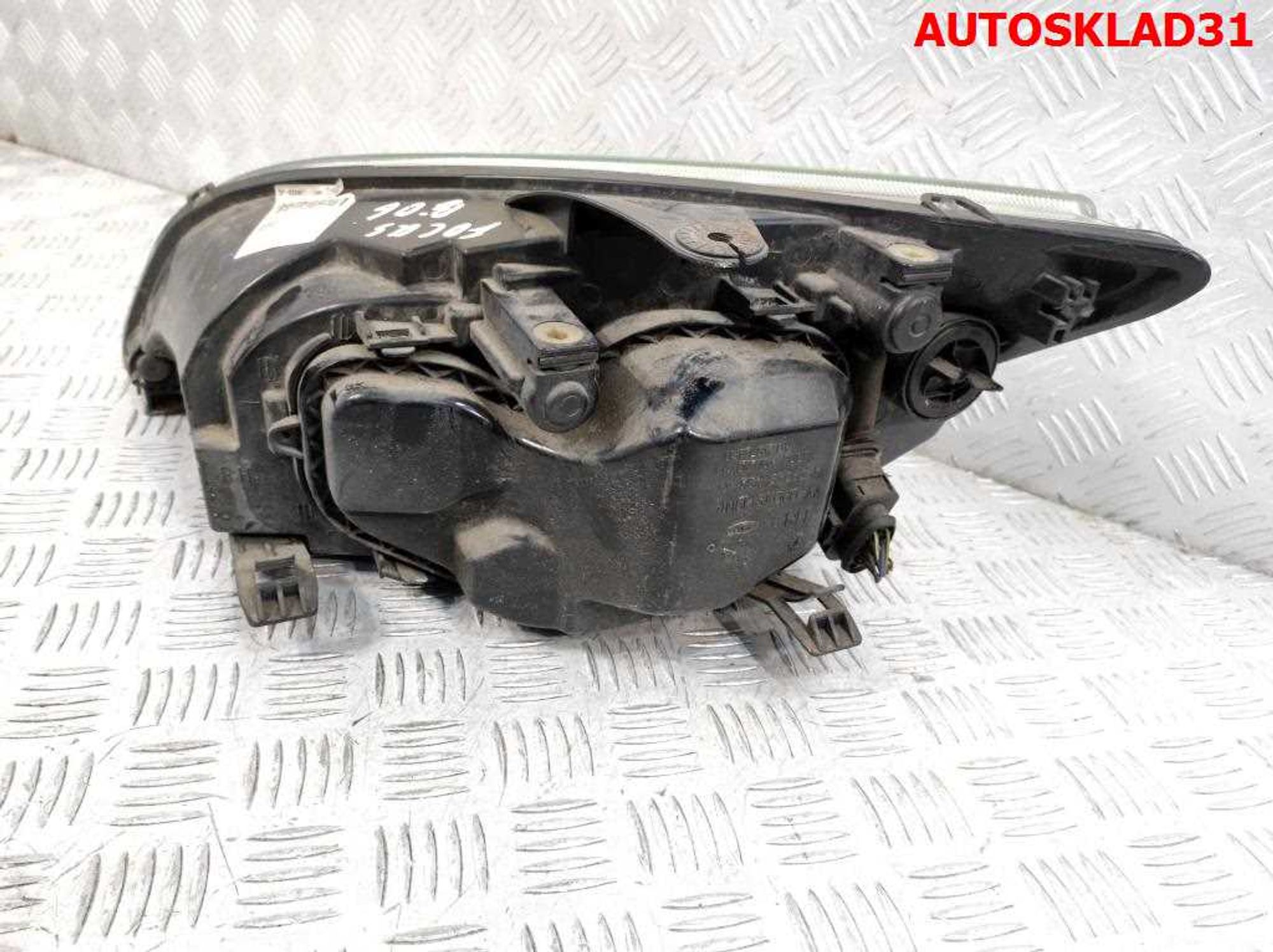 Фара правая Ford Focus 24M5113W029JC Дорест, 5000 рублей, Дубовое