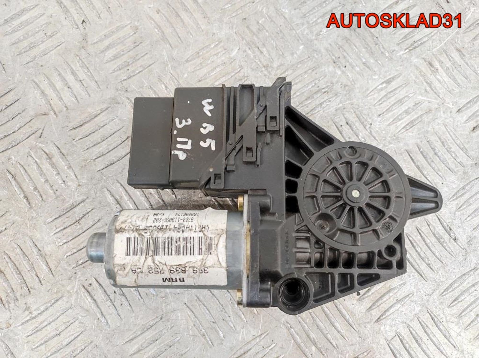Моторчик стеклоподъемника задний правый VW Passat B5 3B9839752CA, 800 рублей, Дубовое