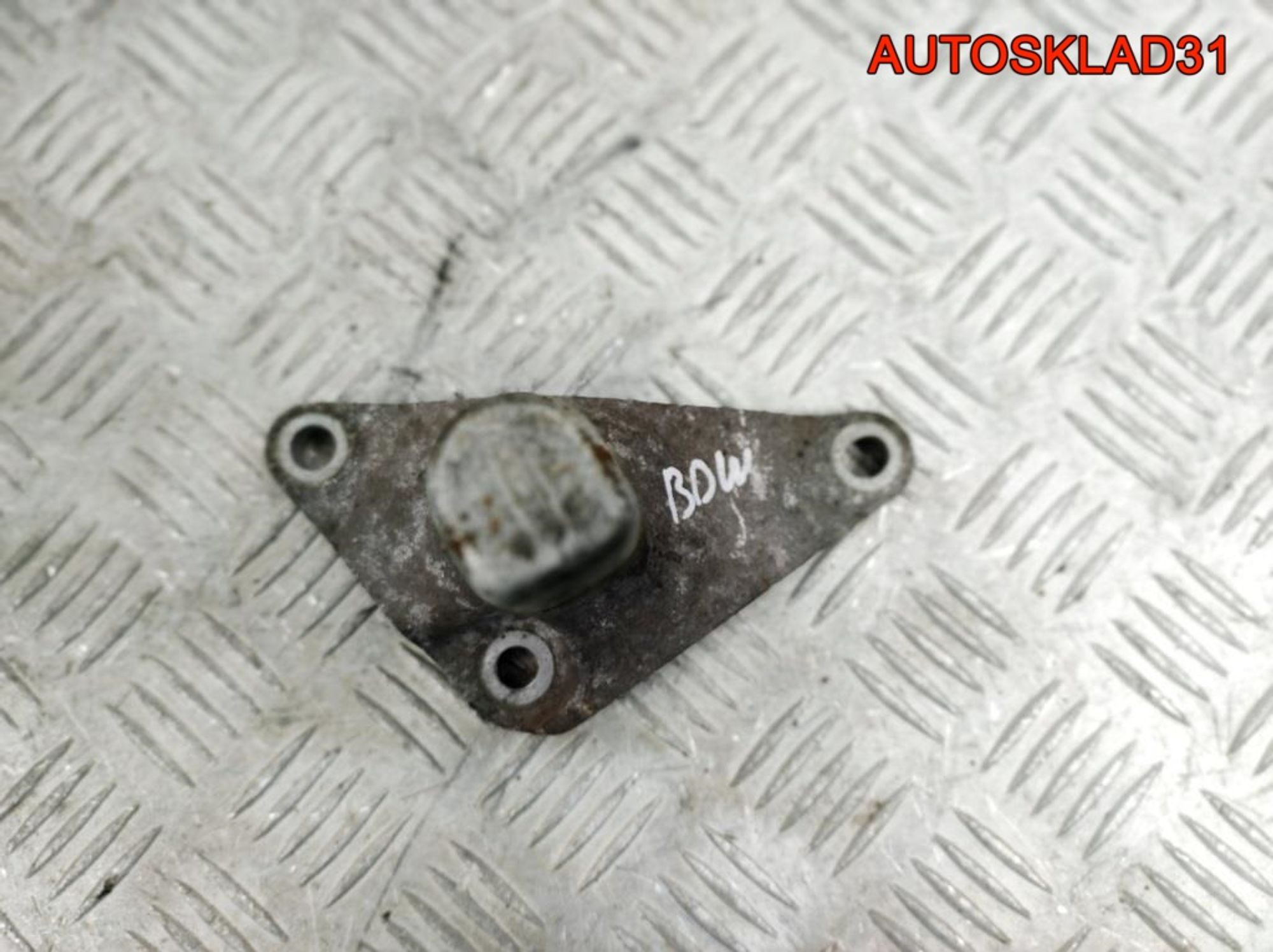 Кронштейн двигателя передний Audi A6 C6 4F0199343G, 500 рублей, Дубовое