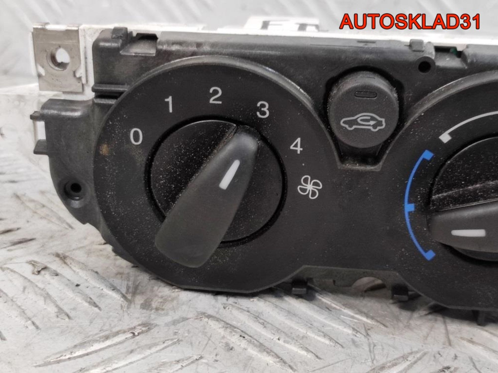 Блок управления отопителем Ford Focus 2 3M5T19980AD, 2500 рублей, Дубовое