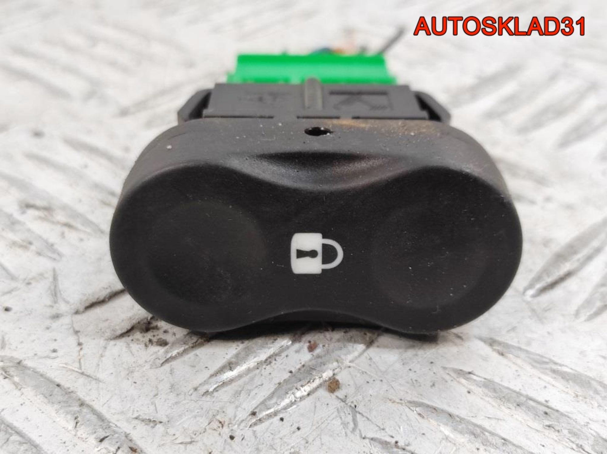 Кнопка центрального замка Renault Sandero 8200870250, 400 рублей, Дубовое