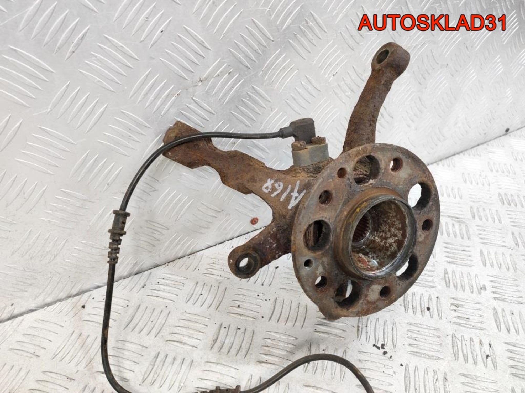 Кулак поворотный передний правый Mercedes W168 A1683301720, 2500 рублей, Дубовое