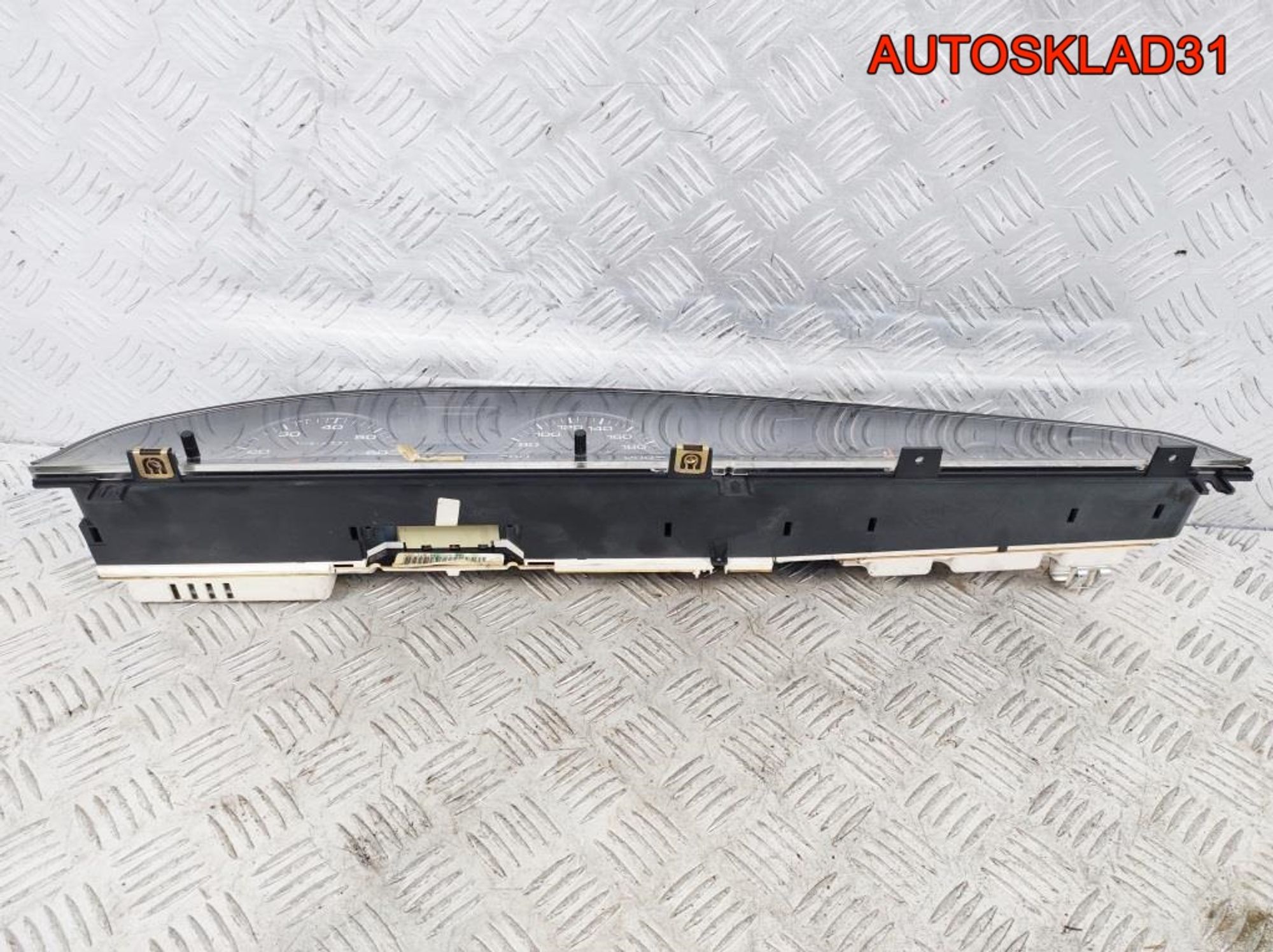 Панель приборов Audi 100 C4 4A1919033P Бензин, 16200 рублей, Дубовое