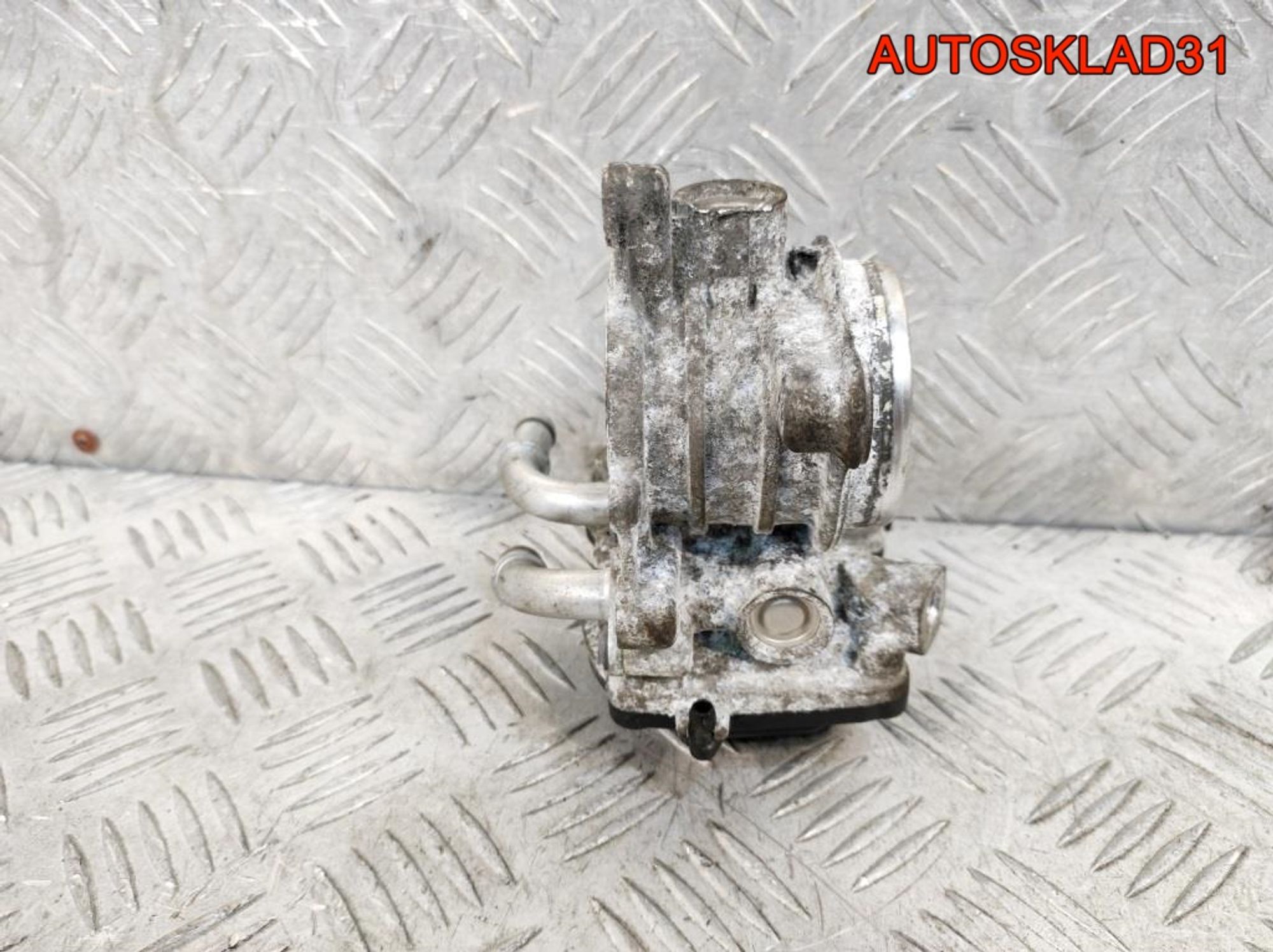 Заслонка дроссельная  VW Passat B8 2,0 Дизель 04L128063AA, 7000 рублей, Дубовое