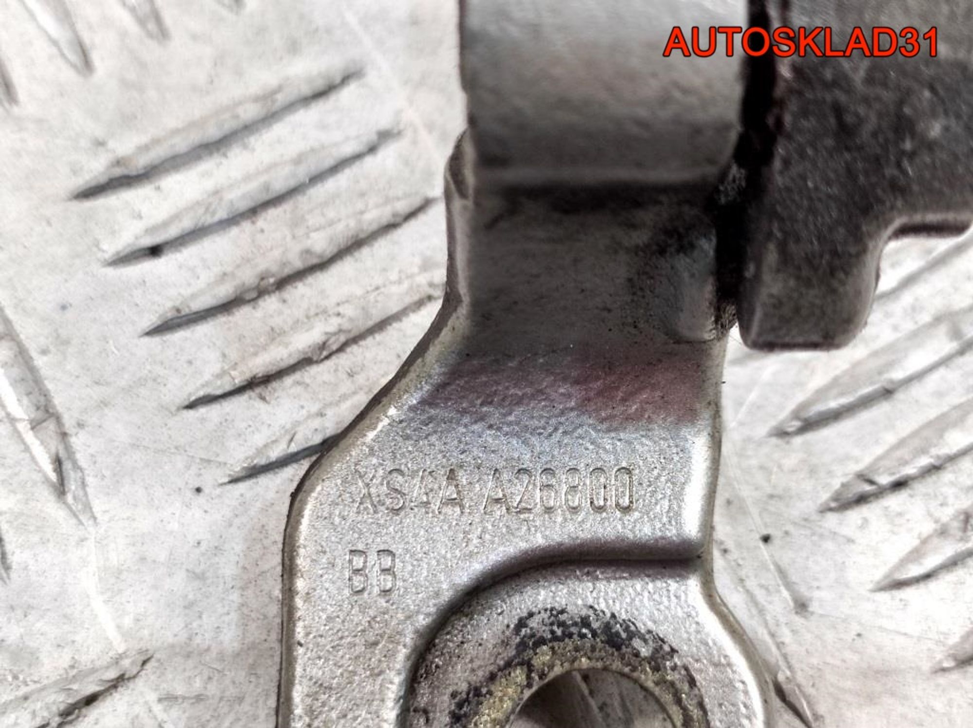 Петля двери задней правой Ford Focus 1 XS4AA26800BB, 900 рублей, Дубовое