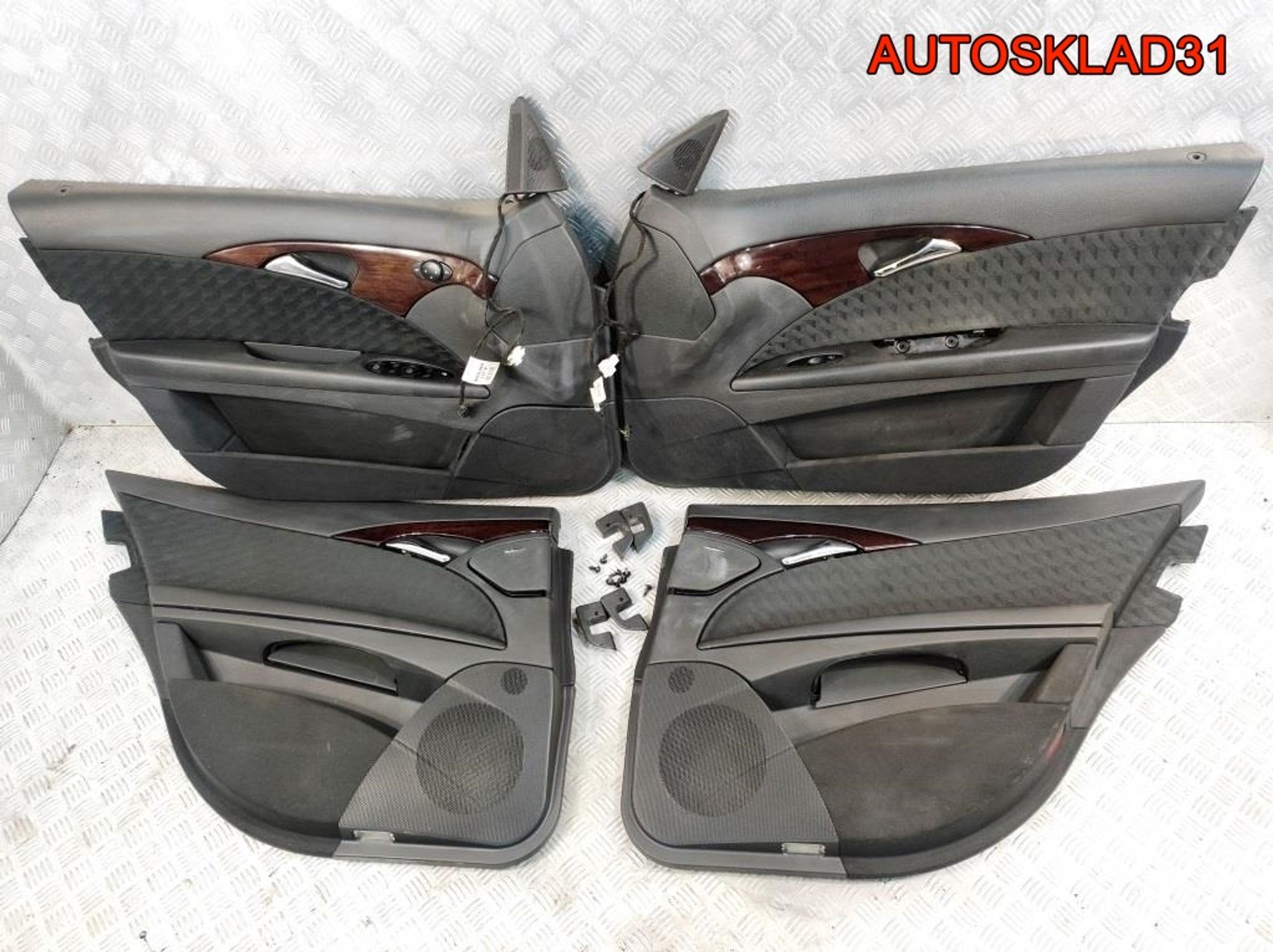 Обшивка дверей комплект Mercedes Benz W211 A2117206762, 9000 рублей, Дубовое