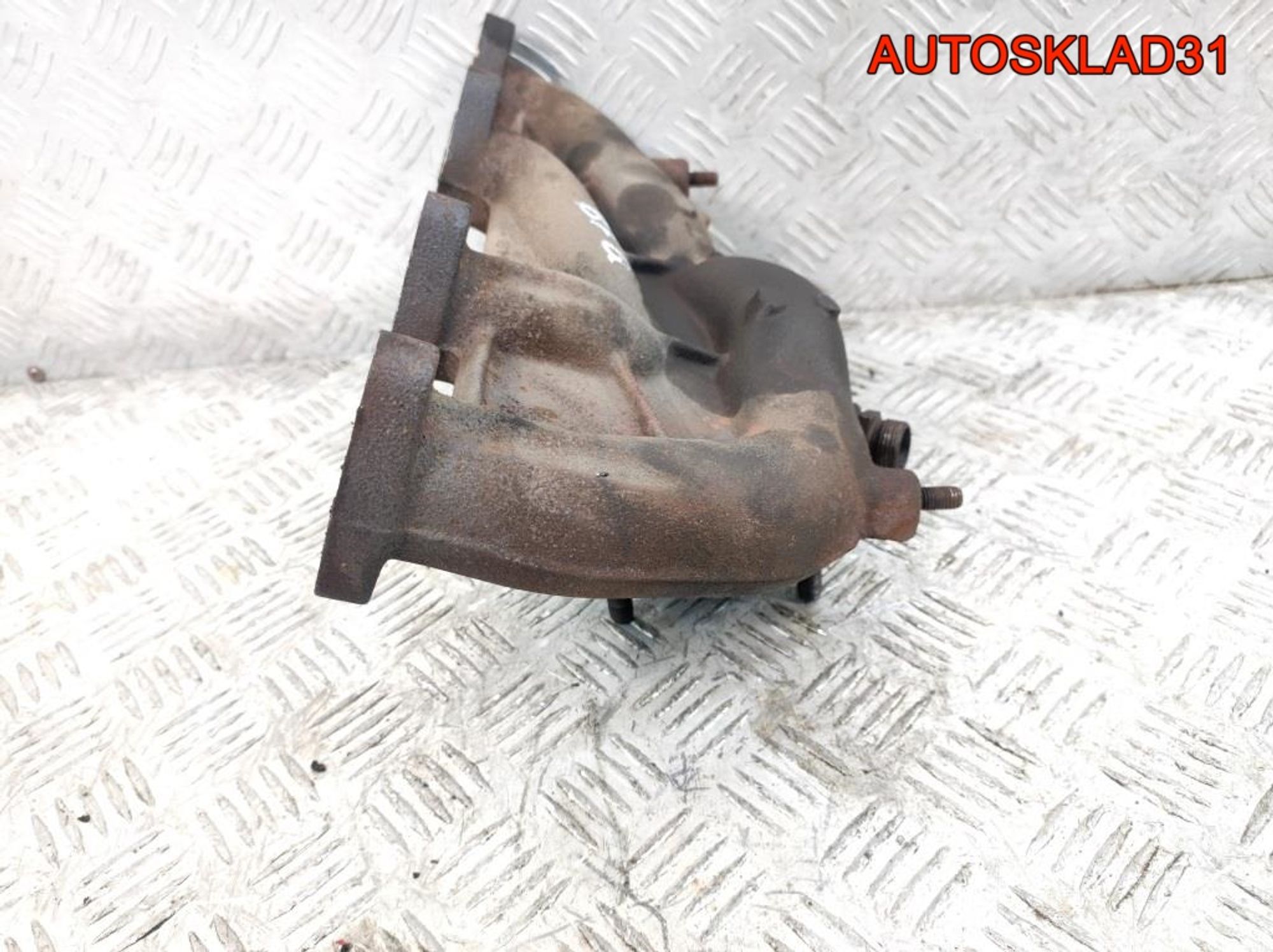 Коллектор выпускной VW Golf 4 1,6 BFQ 06A253033P, 1500 рублей, Дубовое