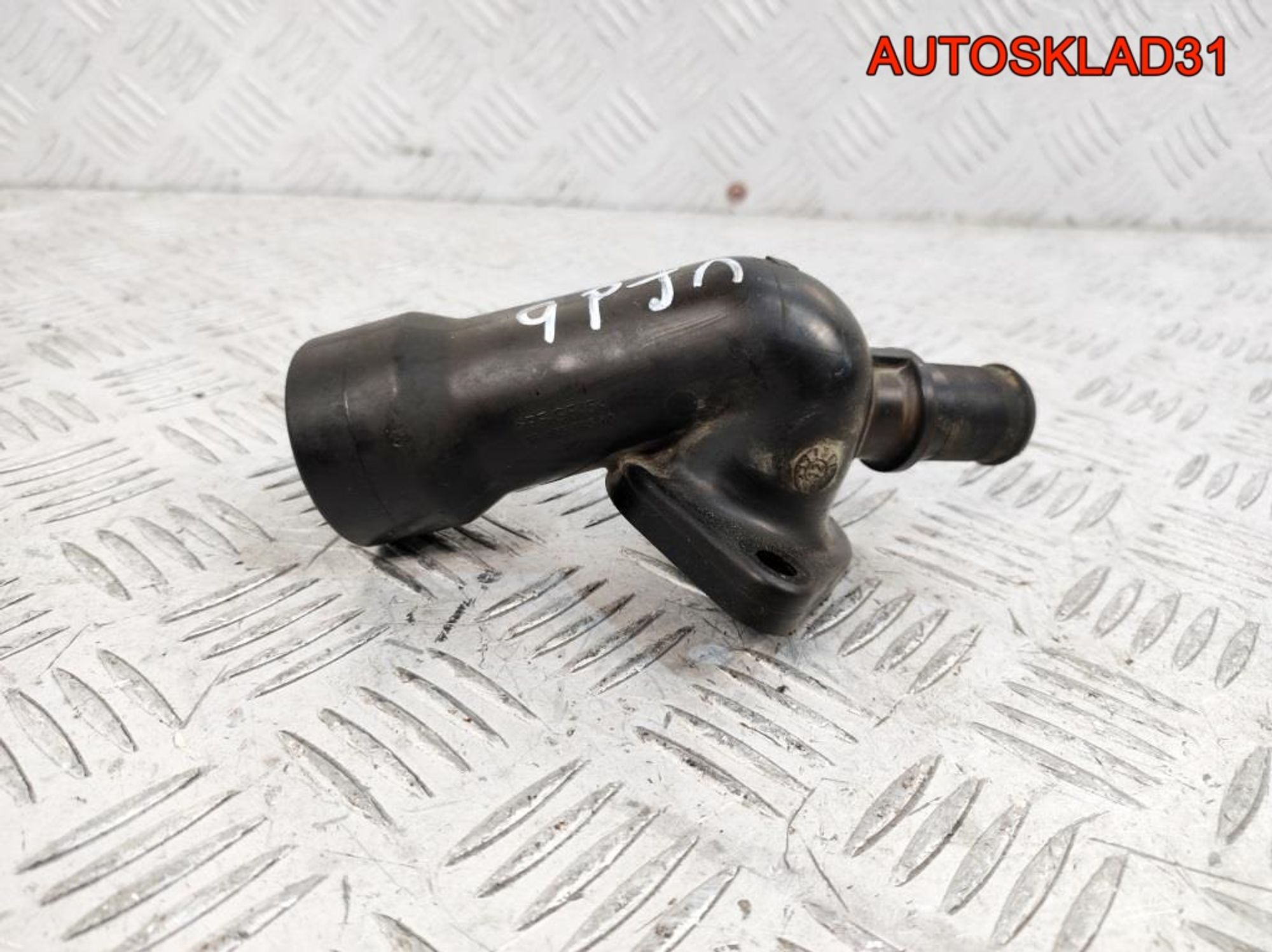 Фланец системы охлаждения Ford Focus 3 2,0 UFDB 9646559580, 600 рублей, Дубовое
