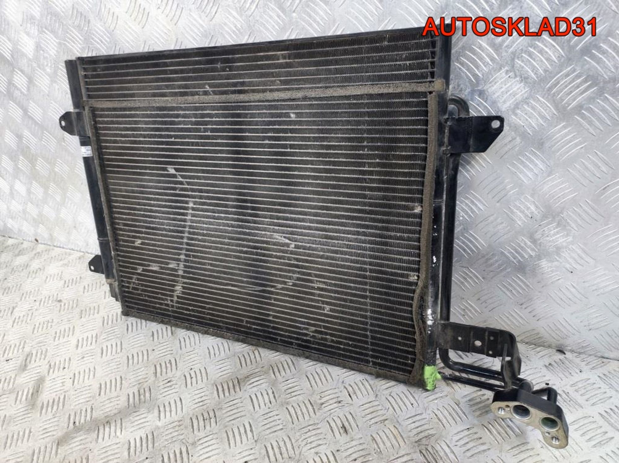 Радиатор кондиционера Volkswagen Touran 1T0820411B, 3300 рублей, Дубовое