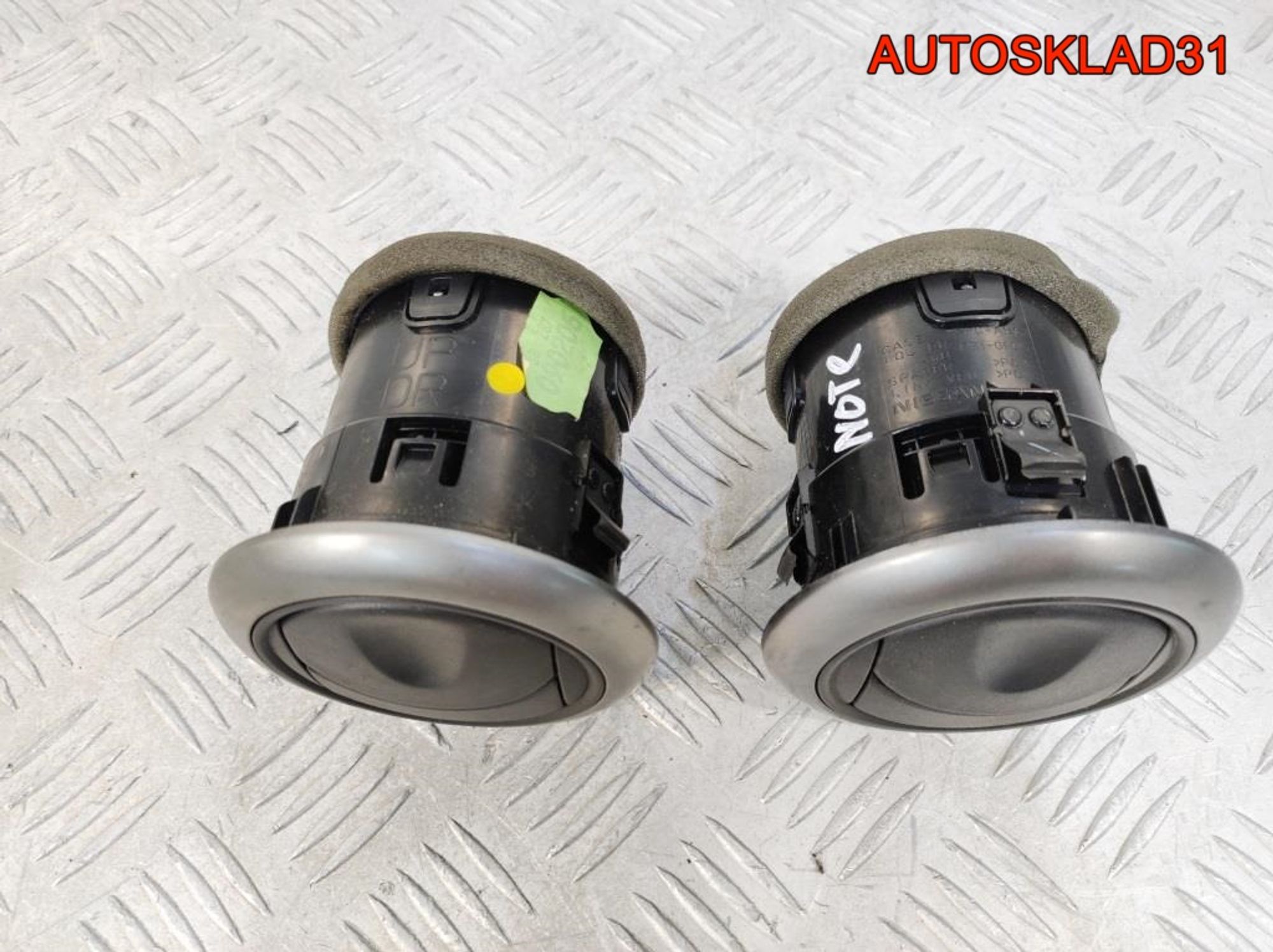 Дефлектор воздушный Nissan Note E11 687609U000, 1300 рублей, Дубовое