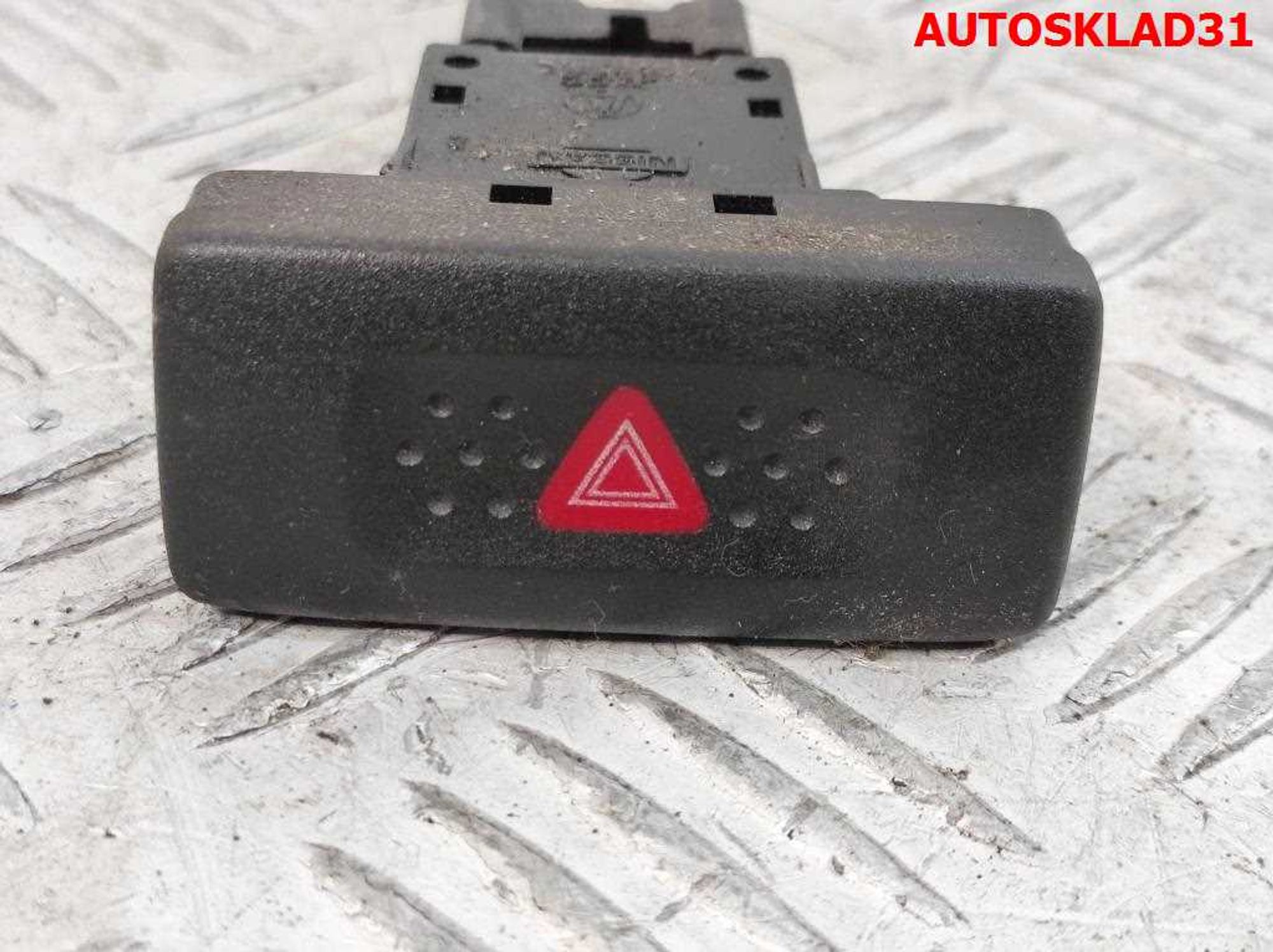Кнопка аварийной сигнализации Nissan Primera P11 252902F020, 600 рублей, Дубовое