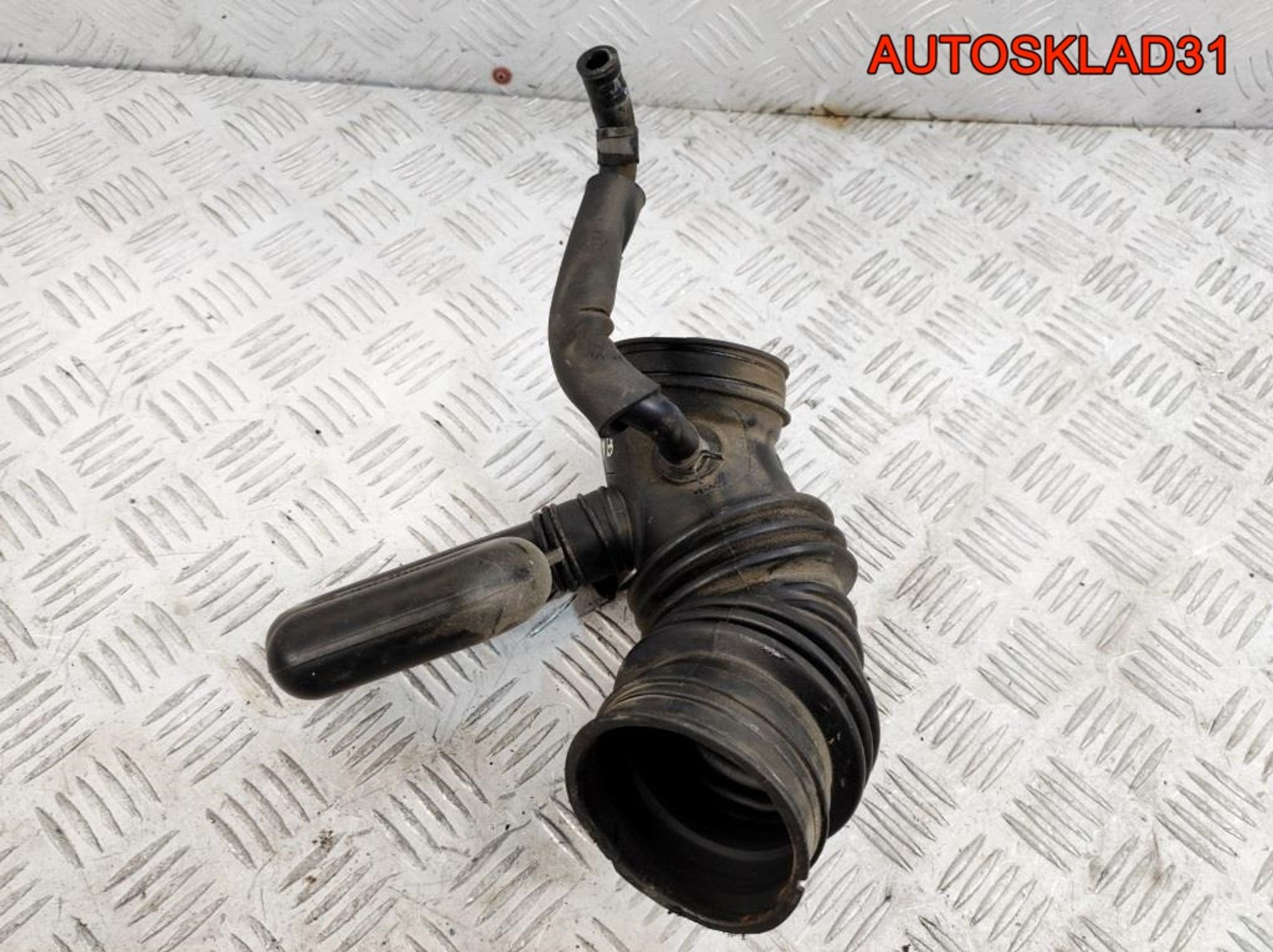 Патрубок воздушного фильтра Kia Sportage 281392E000, 1000 рублей, Дубовое