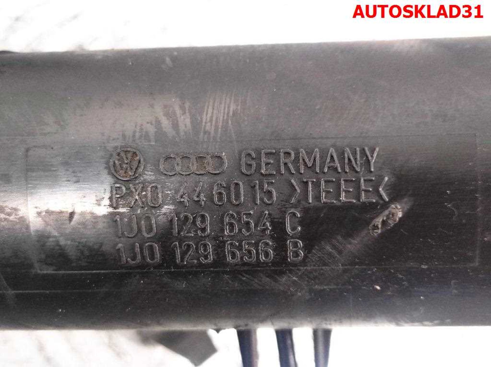 Патрубок воздушного фильтра VW Golf 4 1J0129654C, 1000 рублей, Дубовое