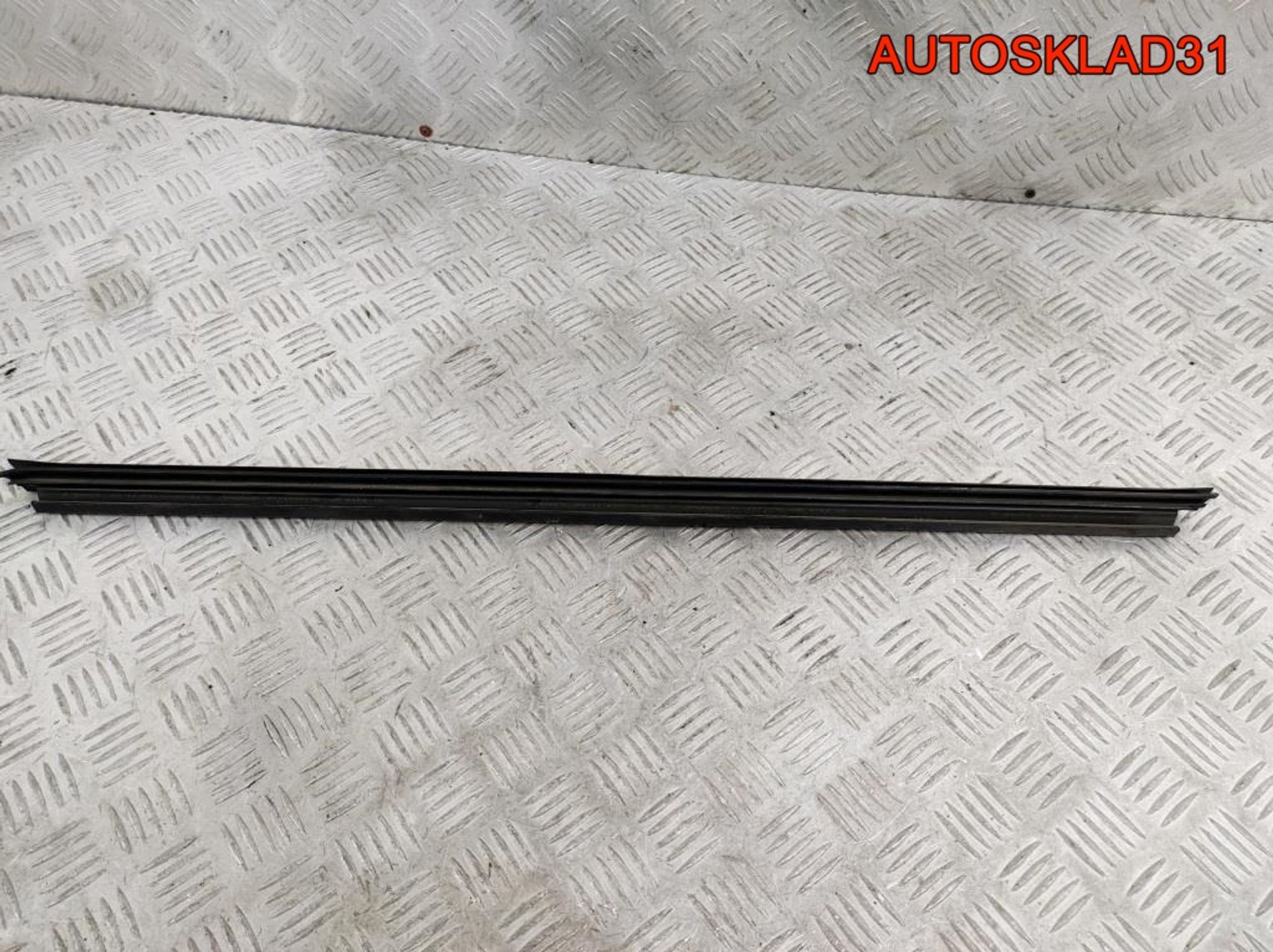 Накладка стекла заднего правого Mercedes W211 A2116900680, 900 рублей, Дубовое