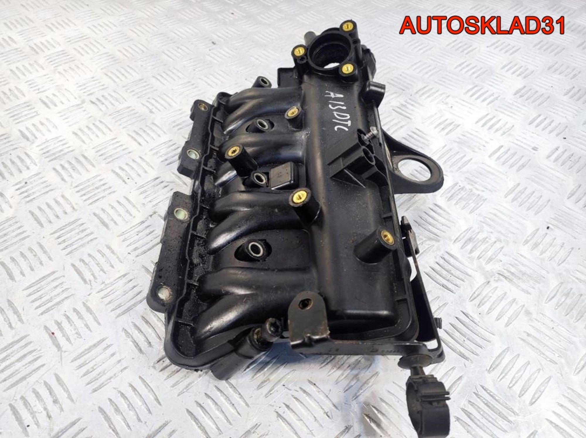 Коллектор впускной Opel Corsa D A13DTC 55213267, 2500 рублей, Дубовое